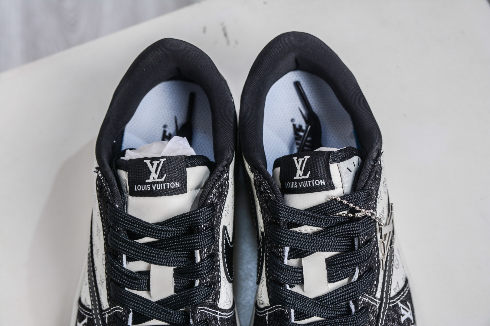 TS x Air Jordan x Louis Vuitton X Supreme AJ1 Low 倒钩低帮LV SUP 联名-白黑牛仔 SC0601-054