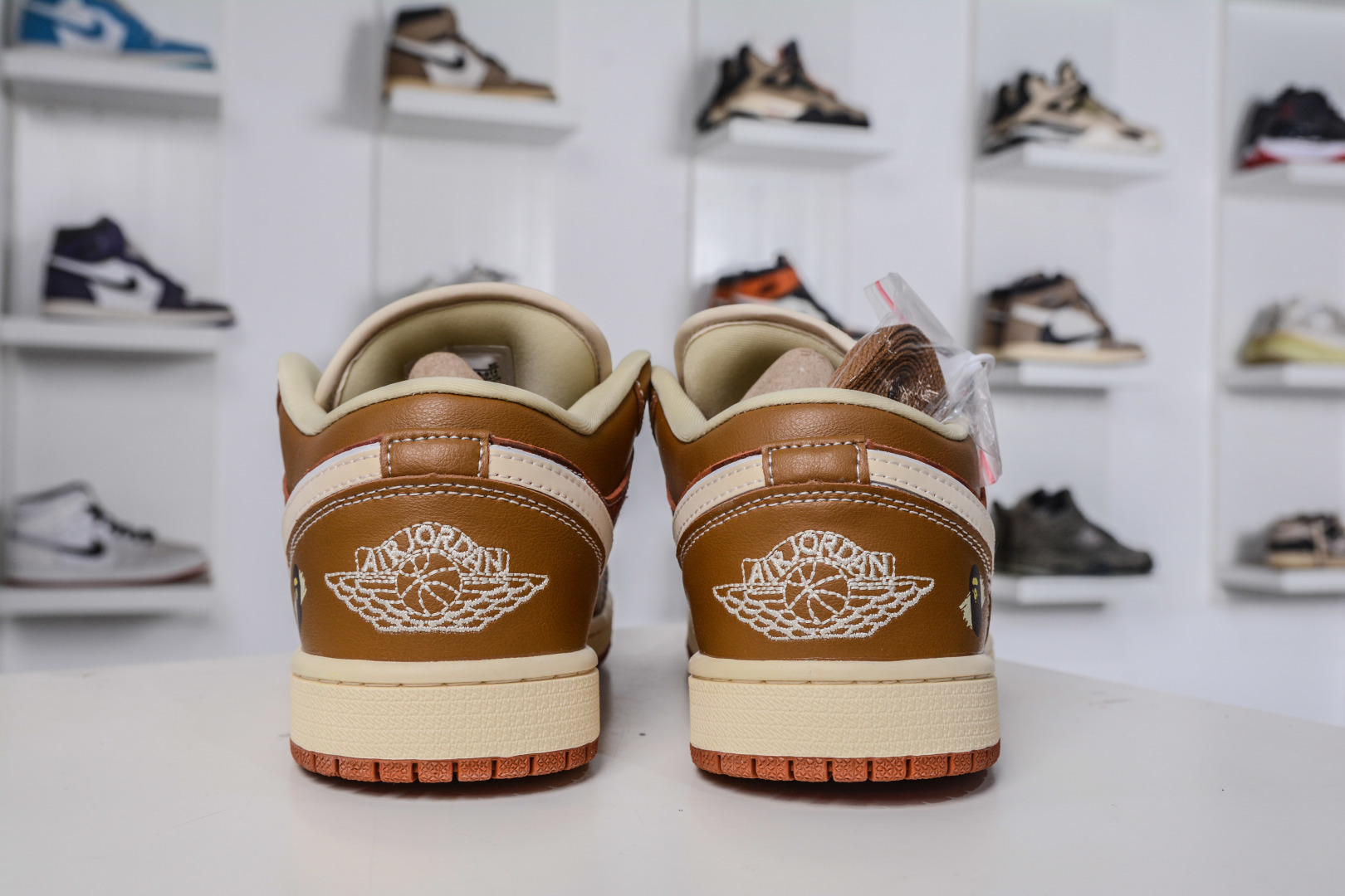 Air Jordan 1 Retro Low x Bape 猿人头联名-古铜褐 QG1988-014