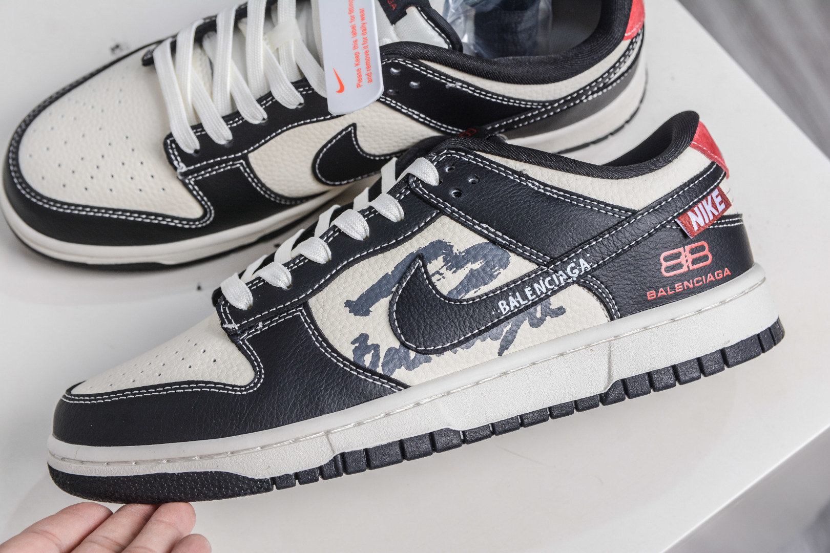 270 Nike SB Dunk Low x Balenciaga 巴黎世家联名-米白黑红 DS6608-016