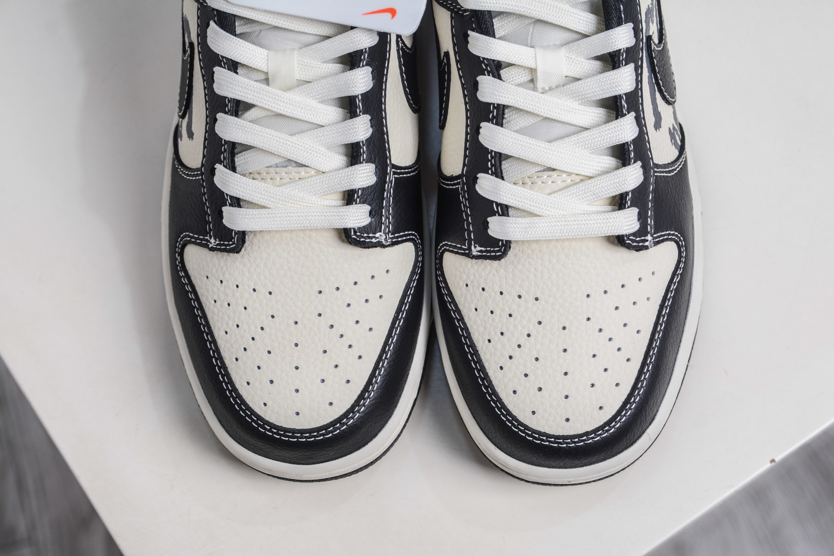 270 Nike SB Dunk Low x Balenciaga 巴黎世家联名-米白黑红 DS6608-016