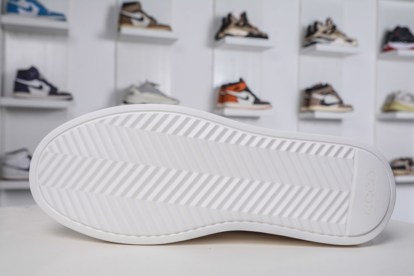 300 Ecco爱步休闲鞋子男鞋 透气防水百搭休闲板鞋 柔酷7号系列经典小白鞋