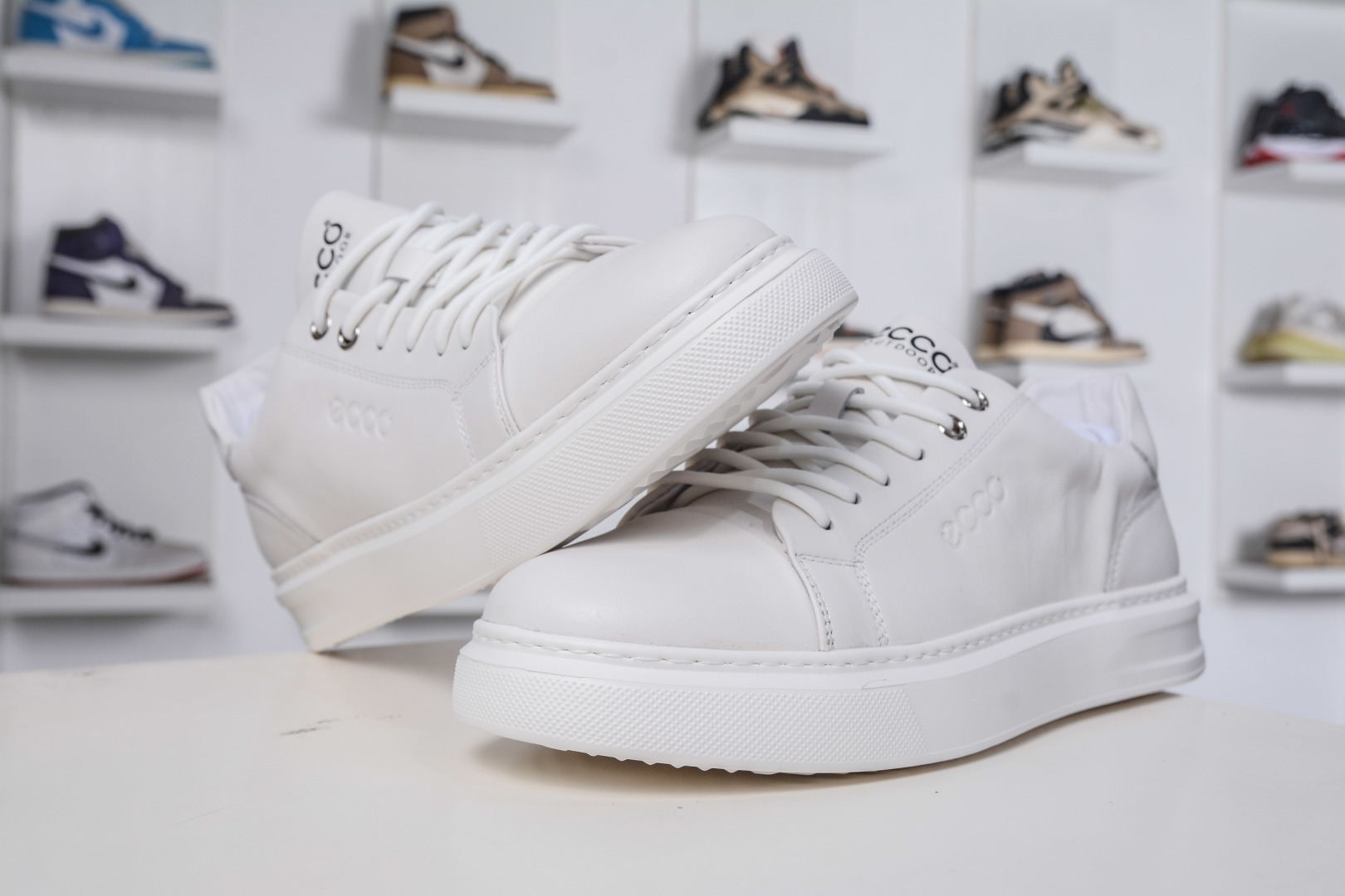 300 Ecco爱步休闲鞋子男鞋 透气防水百搭休闲板鞋 柔酷7号系列经典小白鞋