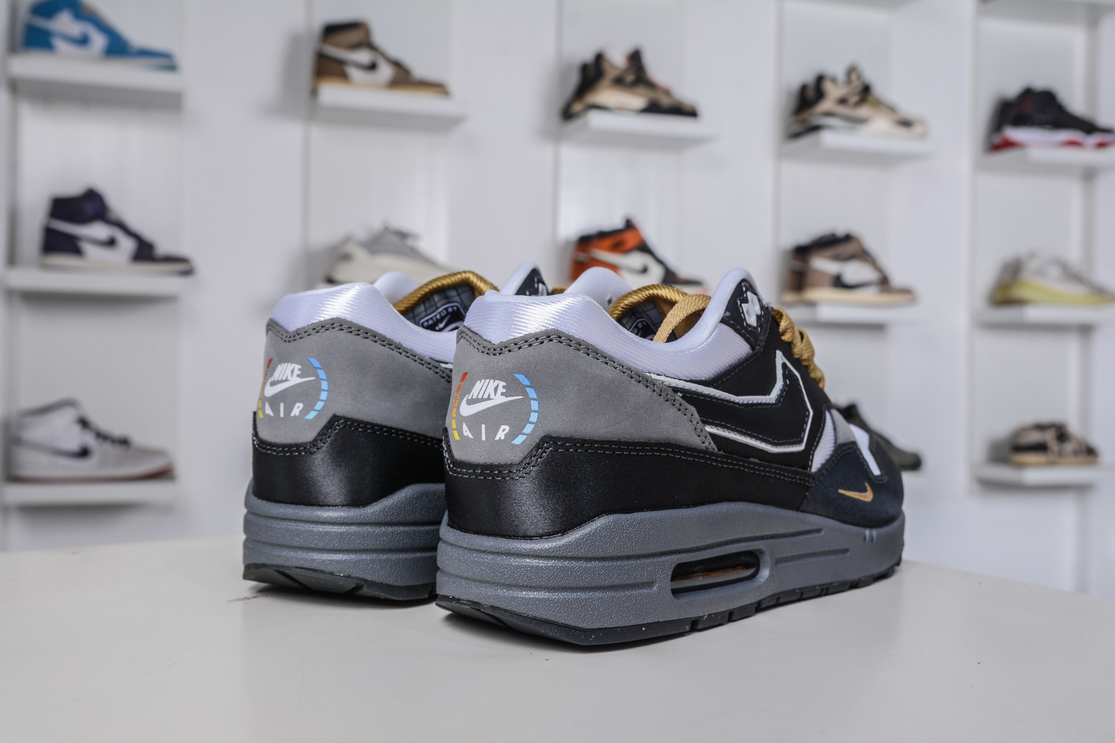 GX版 NK Air 1 初代复古气垫慢跑鞋 IB9898-001-High Quatity Cheap Brand wholesale wholesaler seller Clothes Bags handbags Sneakers Top Fashion Clothing Shoes from China Factory Chinese suppliers best Quality Beautiful Price GX版 NK Air 1 初代复古气垫慢跑鞋 IB9898-001