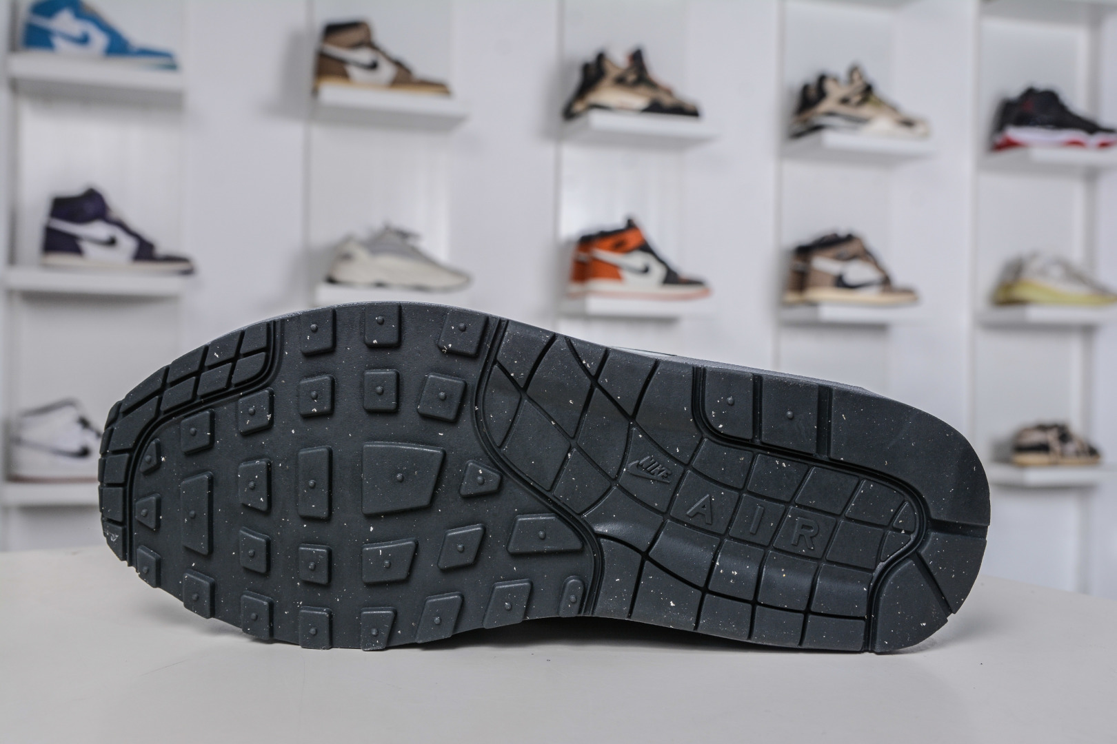 GX版 NK Air 1 初代复古气垫慢跑鞋 IB9898-001-High Quatity Cheap Brand wholesale wholesaler seller Clothes Bags handbags Sneakers Top Fashion Clothing Shoes from China Factory Chinese suppliers best Quality Beautiful Price GX版 NK Air 1 初代复古气垫慢跑鞋 IB9898-001