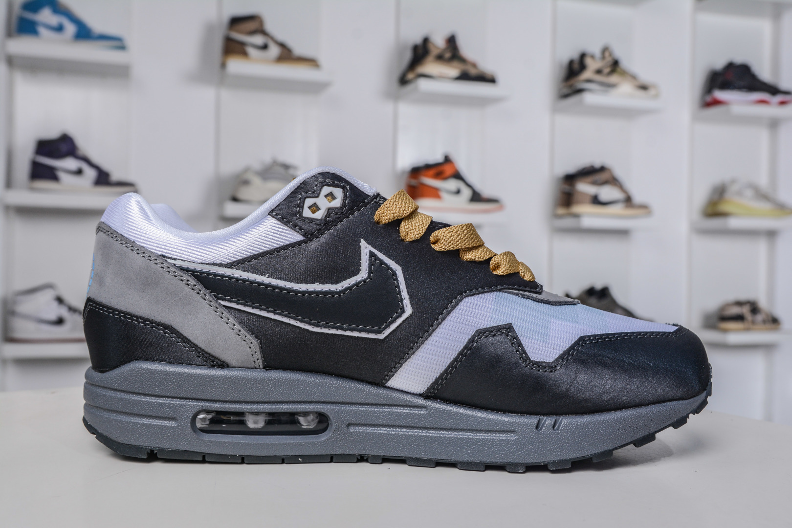 GX版 NK Air 1 初代复古气垫慢跑鞋 IB9898-001-High Quatity Cheap Brand wholesale wholesaler seller Clothes Bags handbags Sneakers Top Fashion Clothing Shoes from China Factory Chinese suppliers best Quality Beautiful Price GX版 NK Air 1 初代复古气垫慢跑鞋 IB9898-001