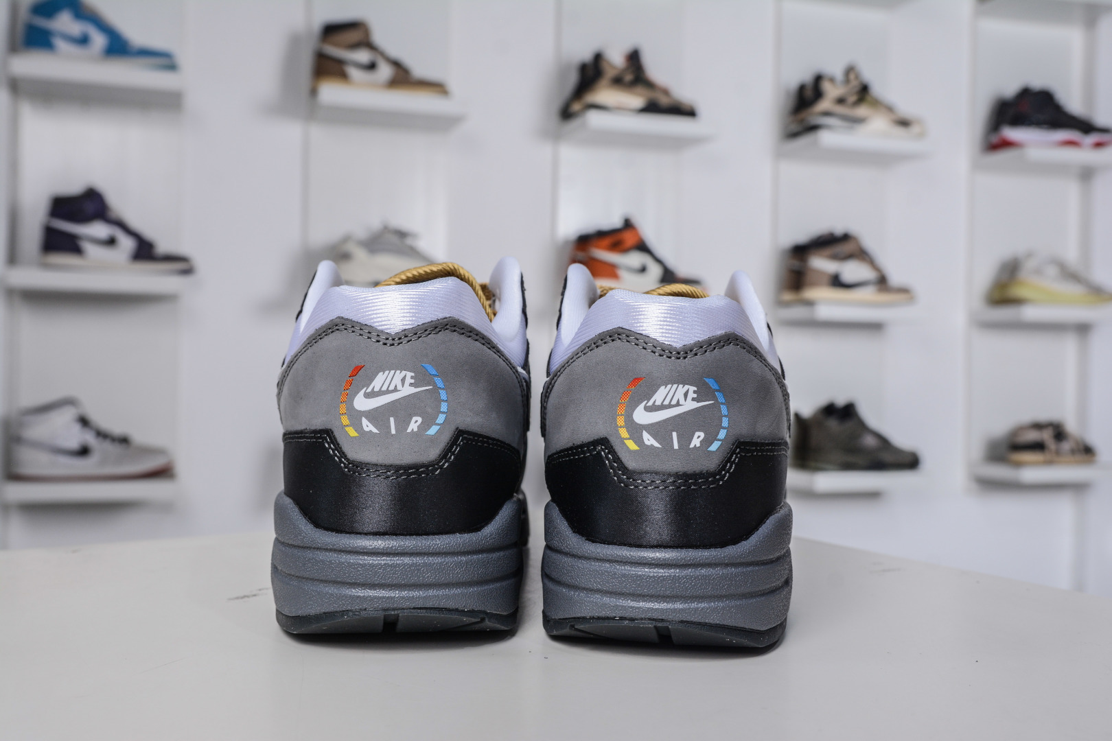 GX版 NK Air 1 初代复古气垫慢跑鞋 IB9898-001-High Quatity Cheap Brand wholesale wholesaler seller Clothes Bags handbags Sneakers Top Fashion Clothing Shoes from China Factory Chinese suppliers best Quality Beautiful Price GX版 NK Air 1 初代复古气垫慢跑鞋 IB9898-001