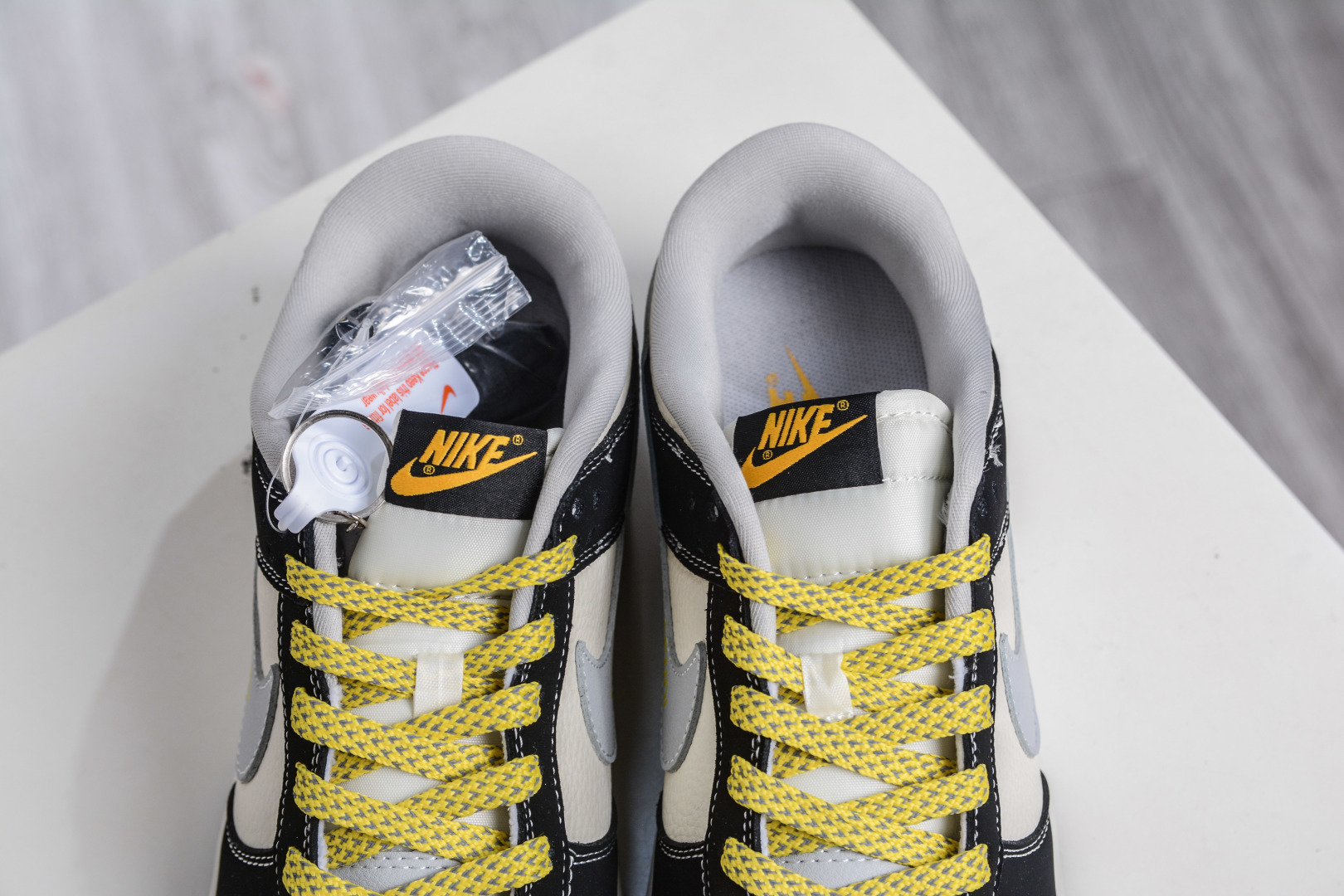 Nike SB Dunk Low x Fendi 芬迪联名-白灰黑 LW1818-124