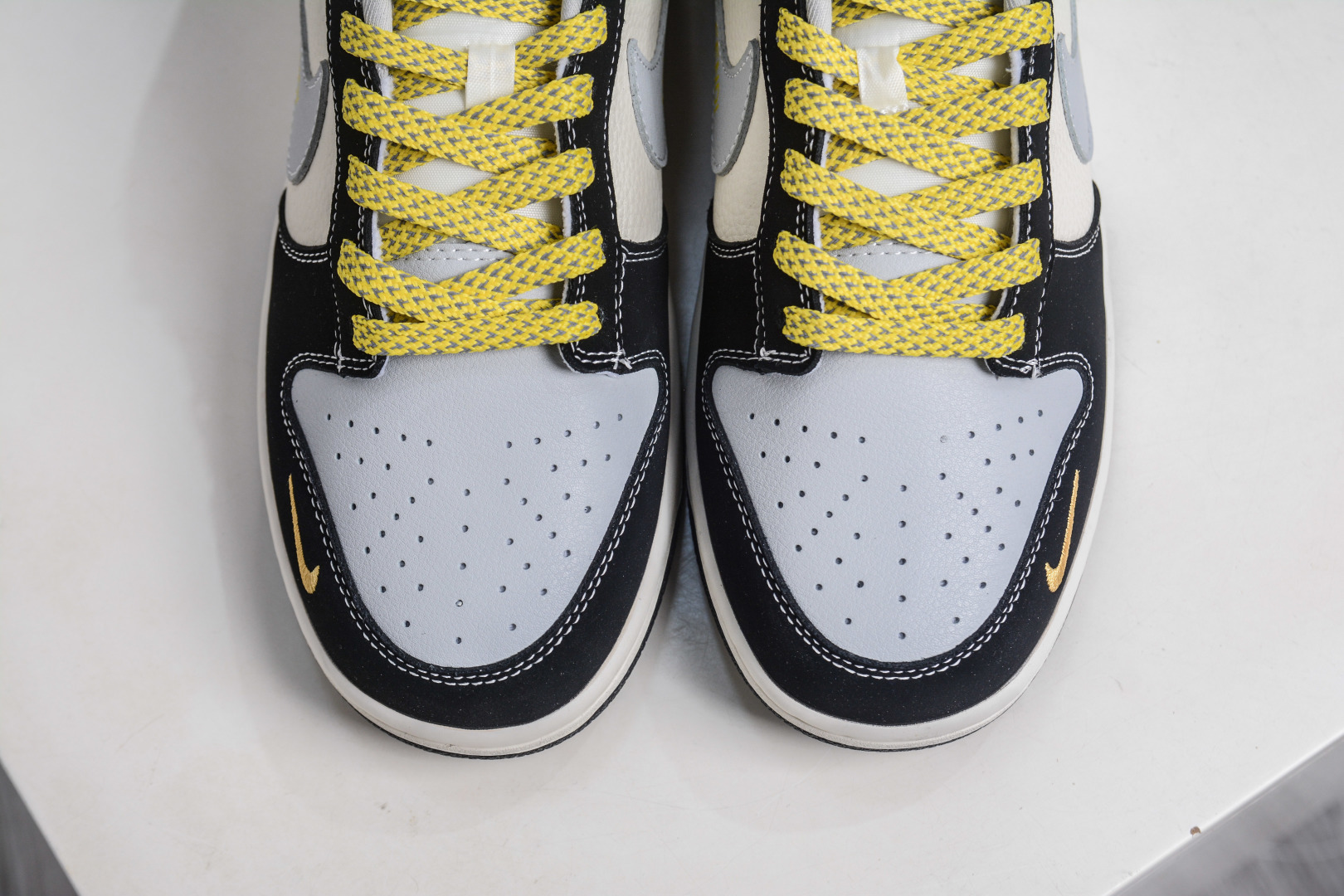 Nike SB Dunk Low x Fendi 芬迪联名-白灰黑 LW1818-124