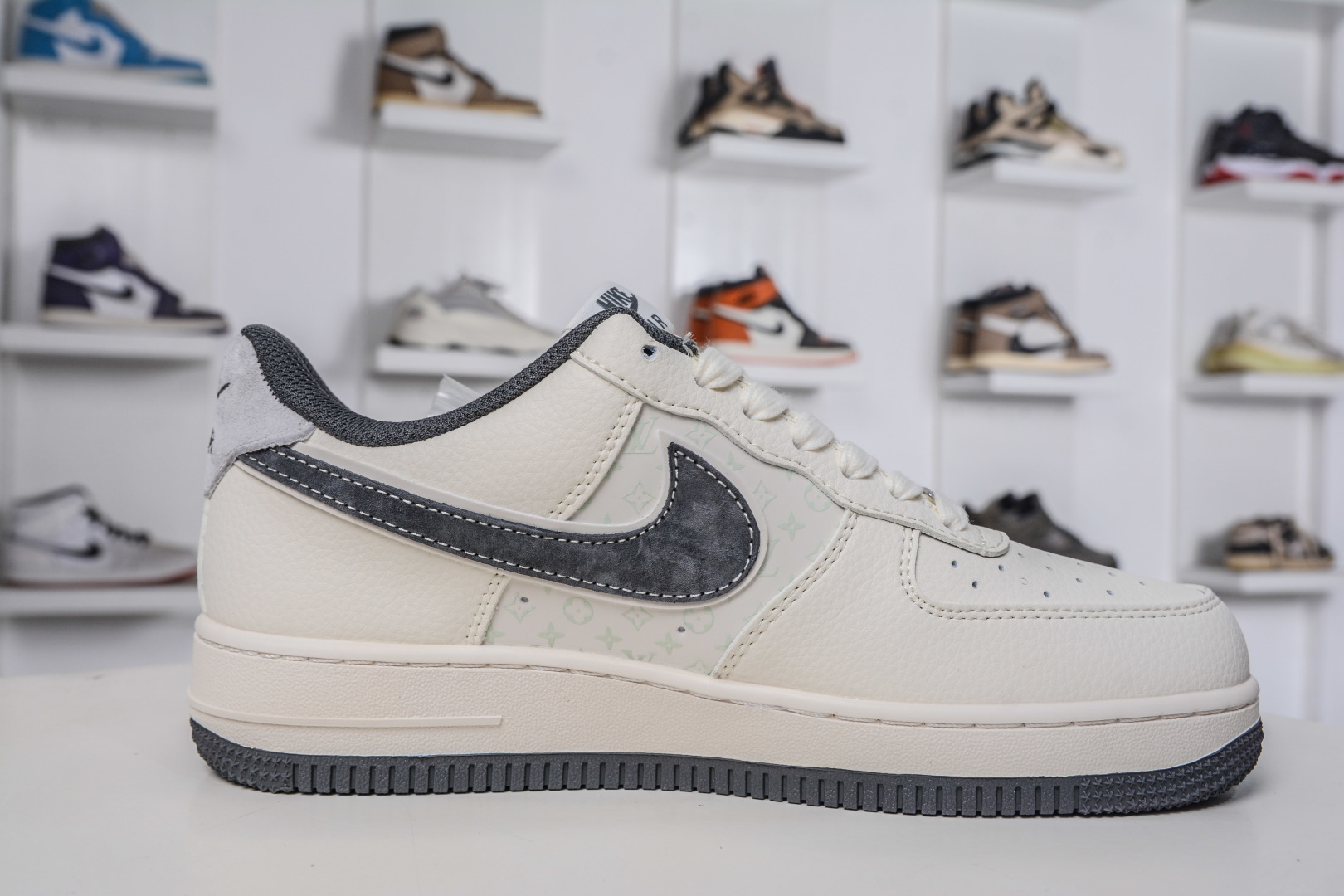 Nike Air Force 1 Low 07 x Louis Vuitton LV联名-米白灰勾 MZ9588-811