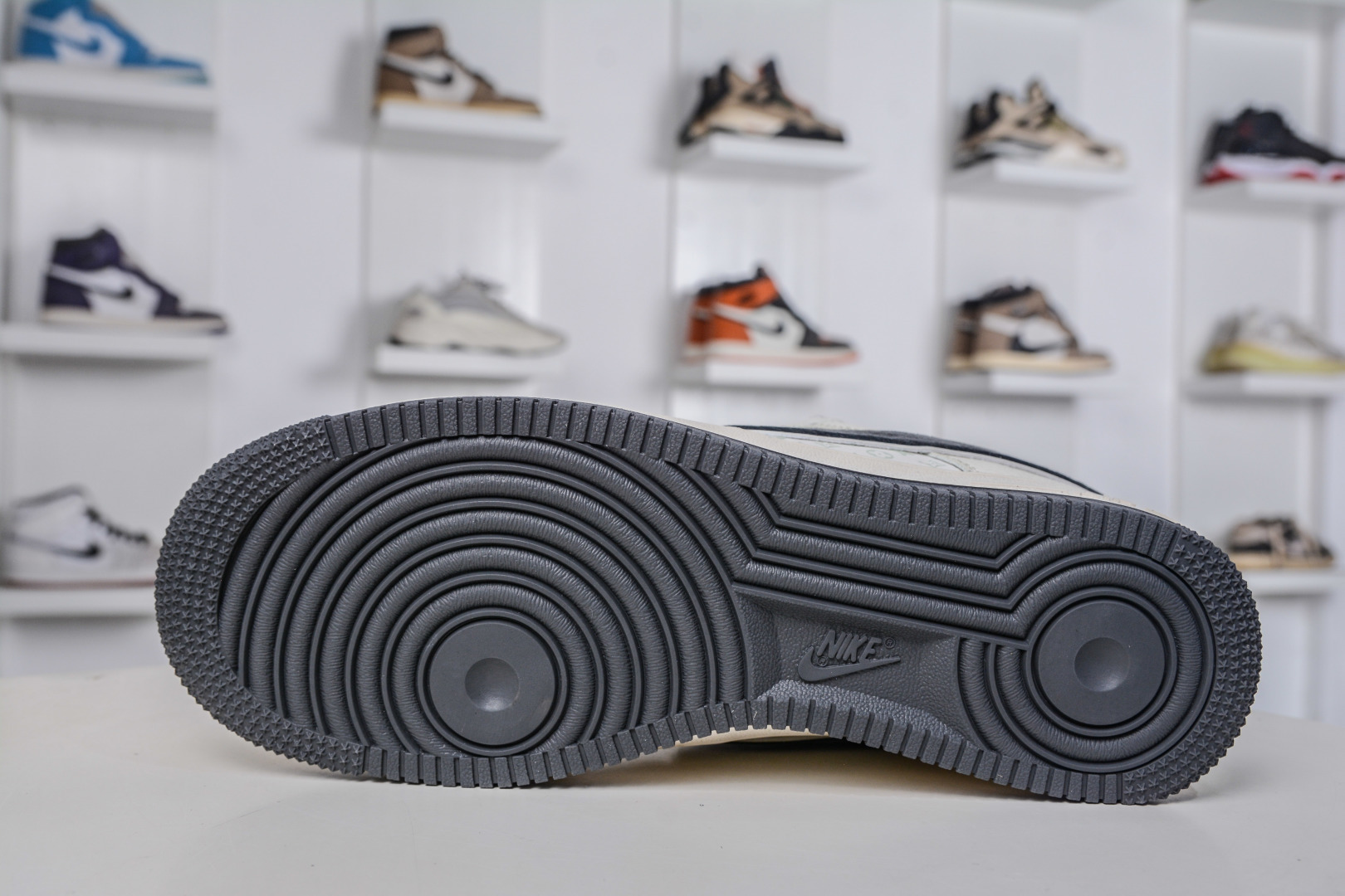 Nike Air Force 1 Low 07 x Louis Vuitton LV联名-米白灰勾 MZ9588-811