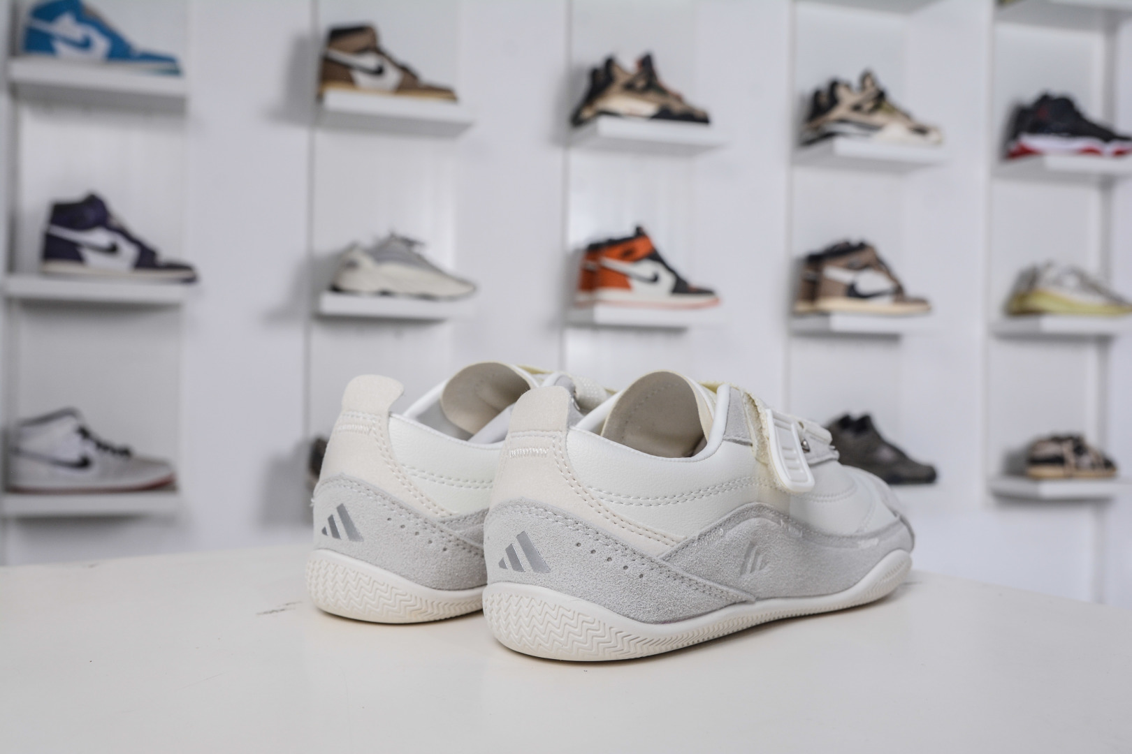 170 AD Urban Reverie Fos 白灰 魔术贴城市芭蕾风薄底休闲鞋 JQ9390