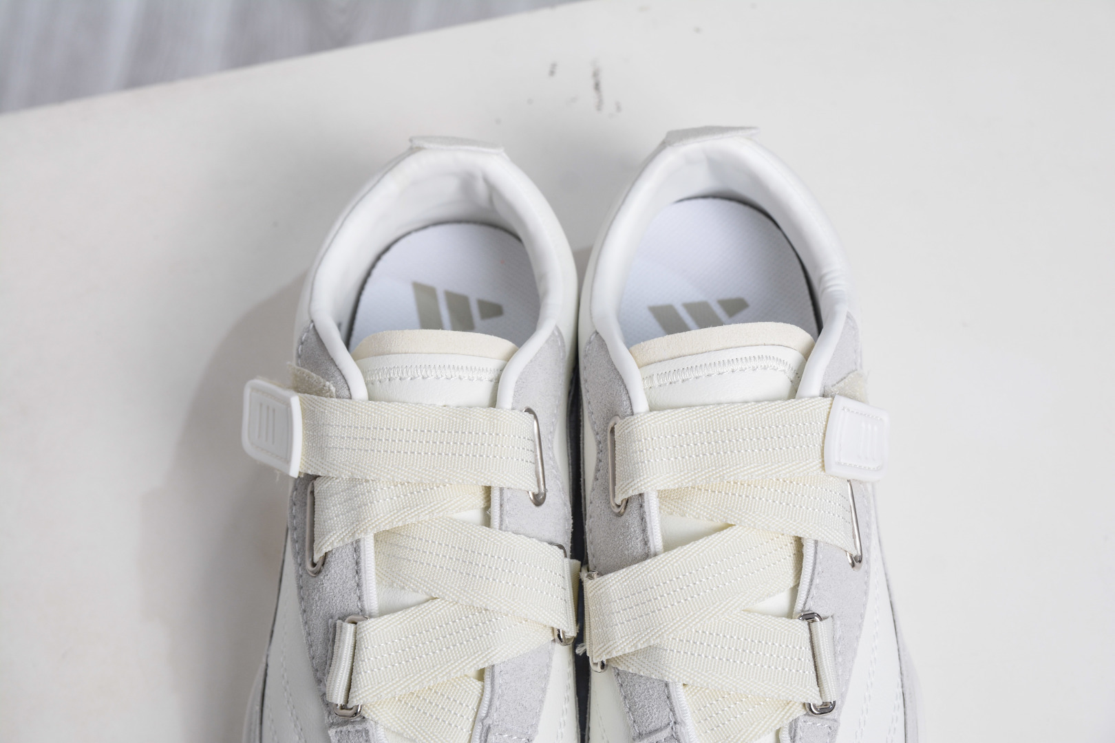 170 AD Urban Reverie Fos 白灰 魔术贴城市芭蕾风薄底休闲鞋 JQ9390