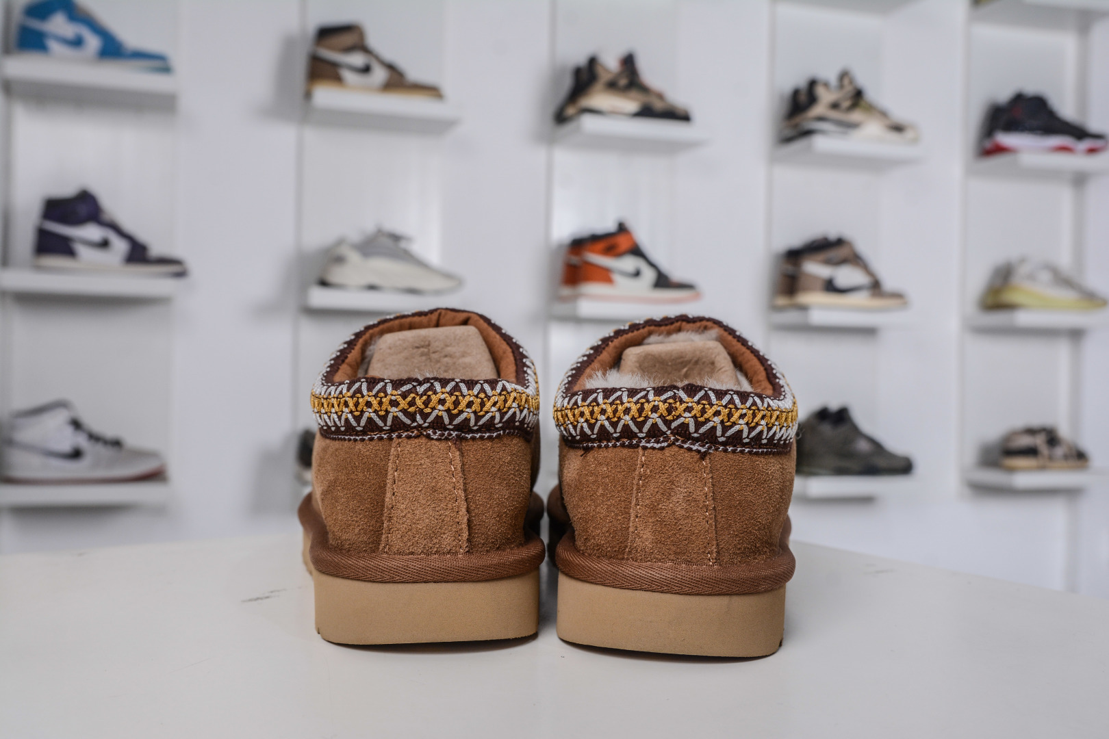 220 230 UGG Tazz 民族风薄底 栗色 5955 CHE-Chinese UA Cheap High Quatity Brand Clothes Bags handbags Sneakers wholesale wholesaler seller from China Factory suppliers Fashion Clothing Shoes best Quality Beautiful Price 220 230 UGG Tazz 民族风薄底 栗色 5955 CHE