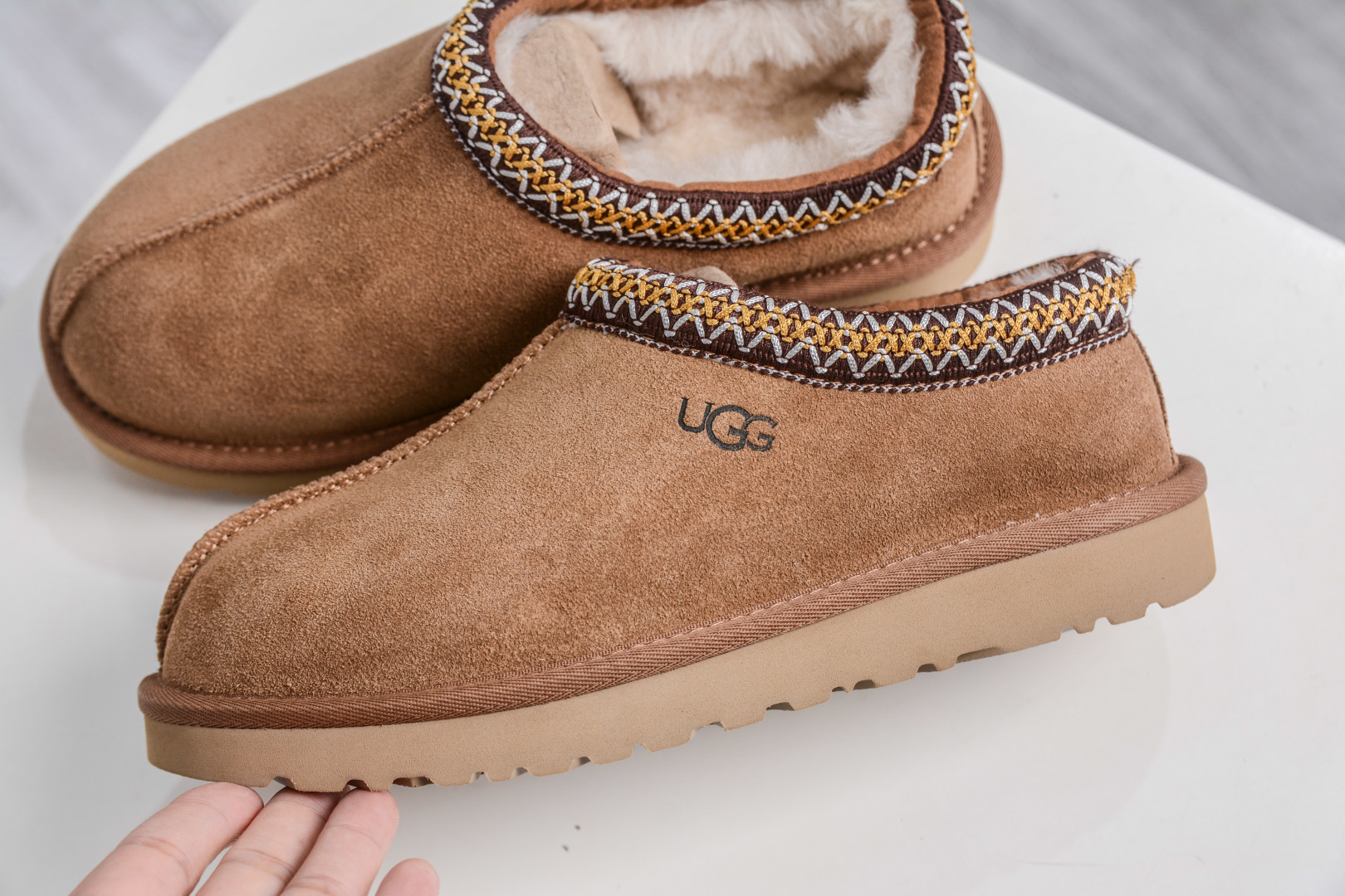 220 230 UGG Tazz 民族风薄底 栗色 5955 CHE-Chinese UA Cheap High Quatity Brand Clothes Bags handbags Sneakers wholesale wholesaler seller from China Factory suppliers Fashion Clothing Shoes best Quality Beautiful Price 220 230 UGG Tazz 民族风薄底 栗色 5955 CHE