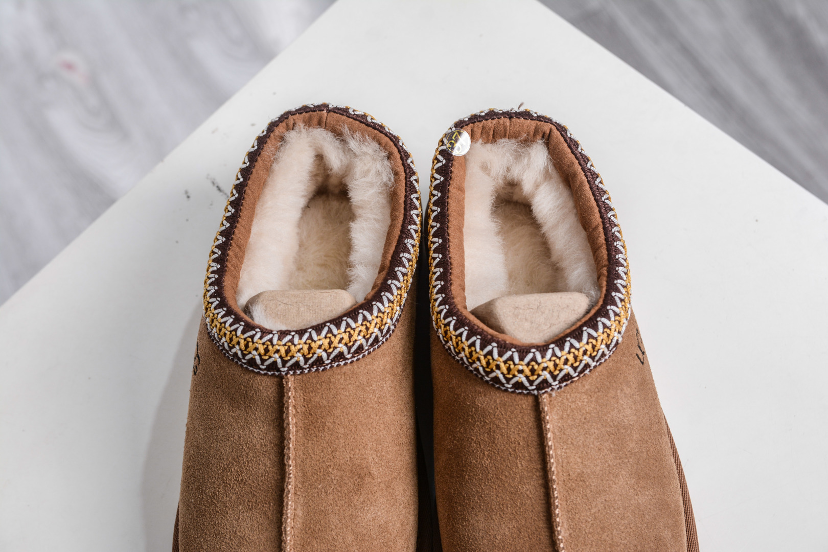 220 230 UGG Tazz 民族风薄底 栗色 5955 CHE-Chinese UA Cheap High Quatity Brand Clothes Bags handbags Sneakers wholesale wholesaler seller from China Factory suppliers Fashion Clothing Shoes best Quality Beautiful Price 220 230 UGG Tazz 民族风薄底 栗色 5955 CHE