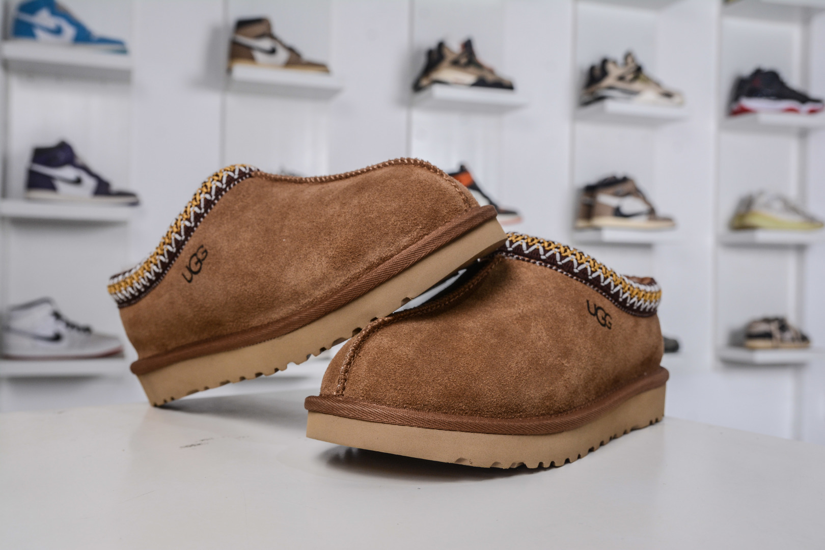 220 230 UGG Tazz 民族风薄底 栗色 5955 CHE-Chinese UA Cheap High Quatity Brand Clothes Bags handbags Sneakers wholesale wholesaler seller from China Factory suppliers Fashion Clothing Shoes best Quality Beautiful Price 220 230 UGG Tazz 民族风薄底 栗色 5955 CHE