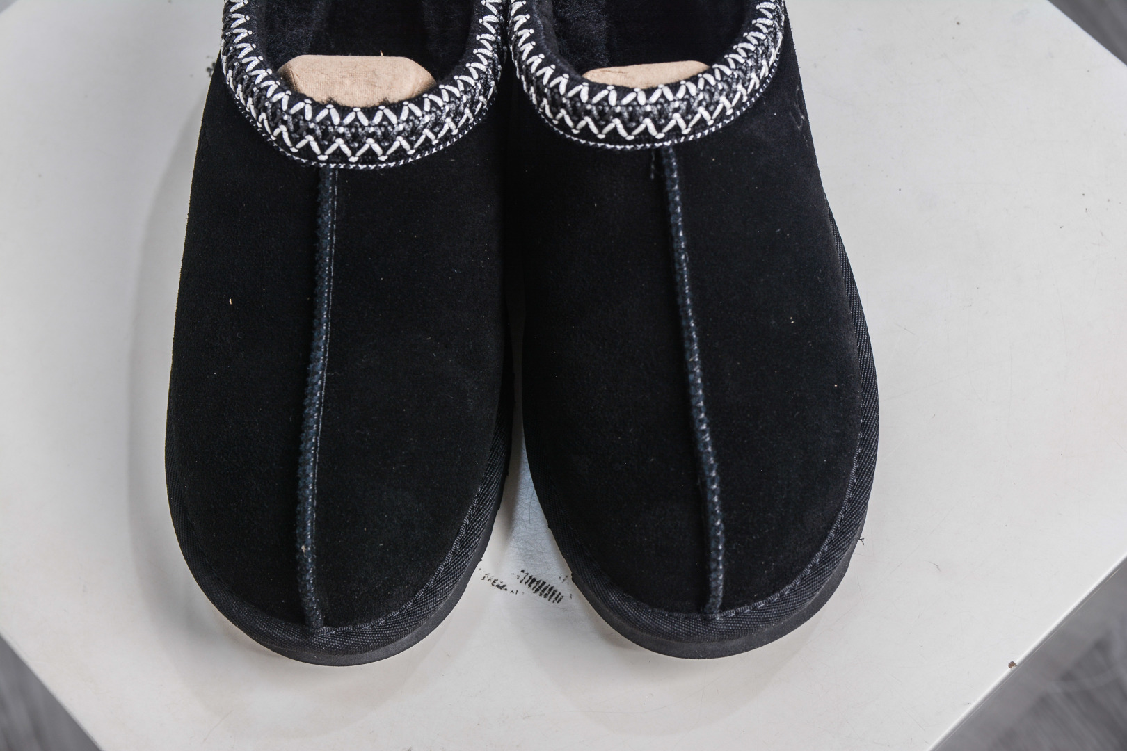 220 230 UGG Tazz 民族风薄底 黑色 男女款 小红书爆款 5955 BLK-Chinese UA Cheap High Quatity Brand Clothes Bags handbags Sneakers wholesale wholesaler seller from China Factory suppliers Fashion Clothing Shoes best Quality Beautiful Price 220 230 UGG Tazz 民族风薄底 黑色 男女款 小红书爆款 5955 BLK