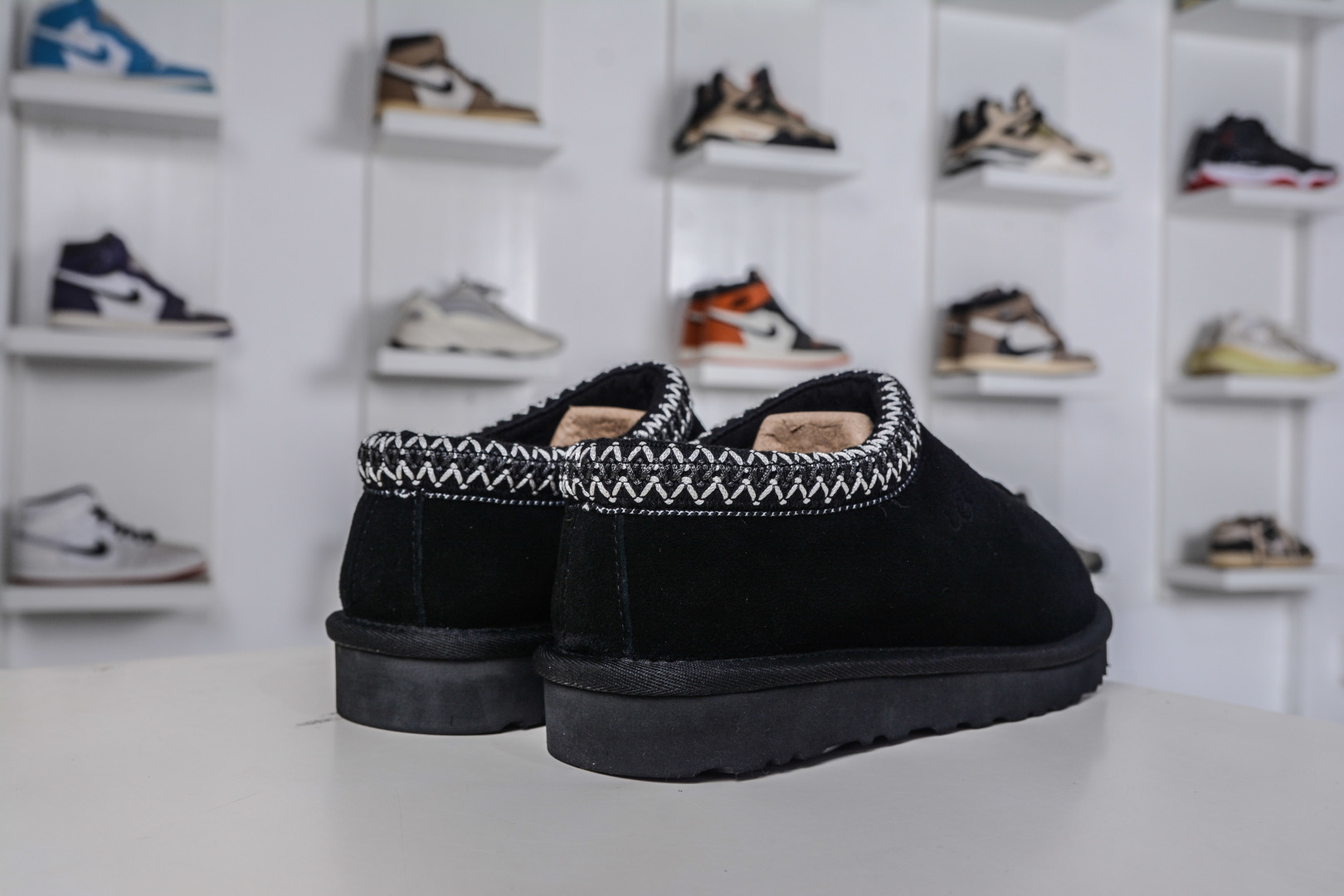 220 230 UGG Tazz 民族风薄底 黑色 男女款 小红书爆款 5955 BLK-Chinese UA Cheap High Quatity Brand Clothes Bags handbags Sneakers wholesale wholesaler seller from China Factory suppliers Fashion Clothing Shoes best Quality Beautiful Price 220 230 UGG Tazz 民族风薄底 黑色 男女款 小红书爆款 5955 BLK