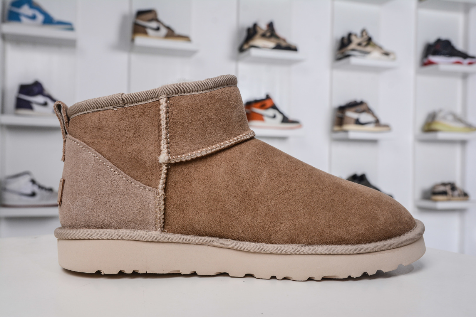 230 190 多版本供应 UGG Mini薄底 沙色 1116109-Chinese UA Cheap High Quatity Brand Clothes Bags handbags Sneakers wholesale wholesaler seller from China Factory suppliers Fashion Clothing Shoes best Quality Beautiful Price 230 190 多版本供应 UGG Mini薄底 沙色 1116109