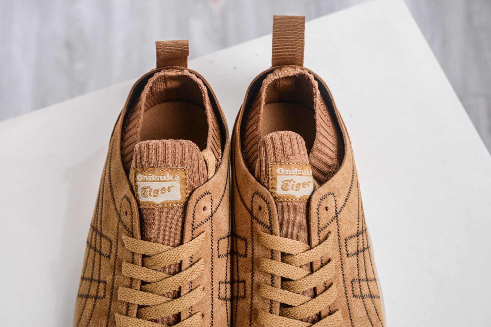 160 Onitsuka Tiger鬼冢虎 Sclaw 经典舒适 生活休闲鞋 时尚品牌 1183C489-200