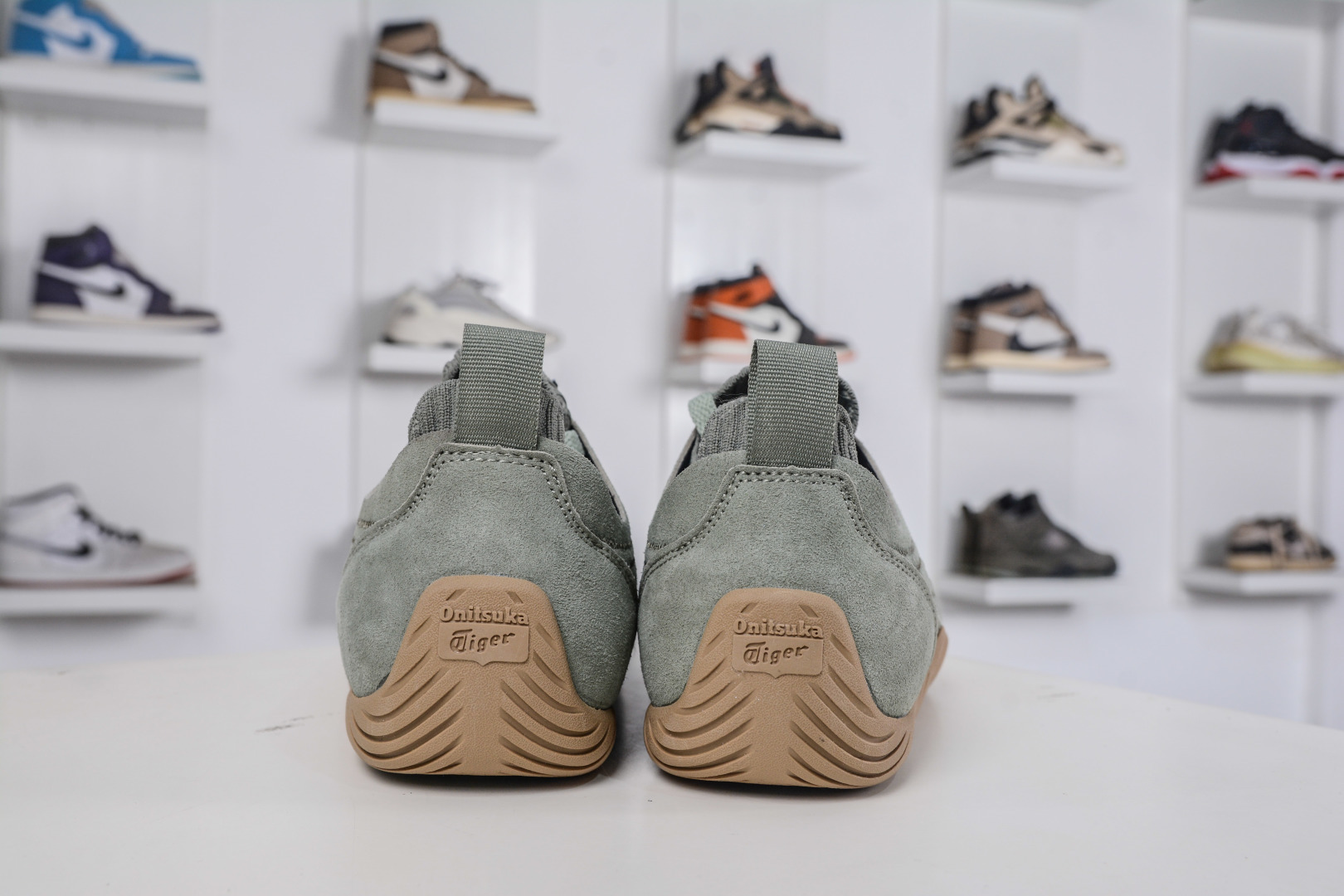 160 Onitsuka Tiger鬼冢虎 Sclaw 经典舒适 生活休闲鞋 1183C489-201-Chinese UA Cheap High Quatity Brand Clothes Bags handbags Sneakers wholesale wholesaler seller from China Factory suppliers Fashion Clothing Shoes best Quality Beautiful Price 160 Onitsuka Tiger鬼冢虎 Sclaw 经典舒适 生活休闲鞋 1183C489-201