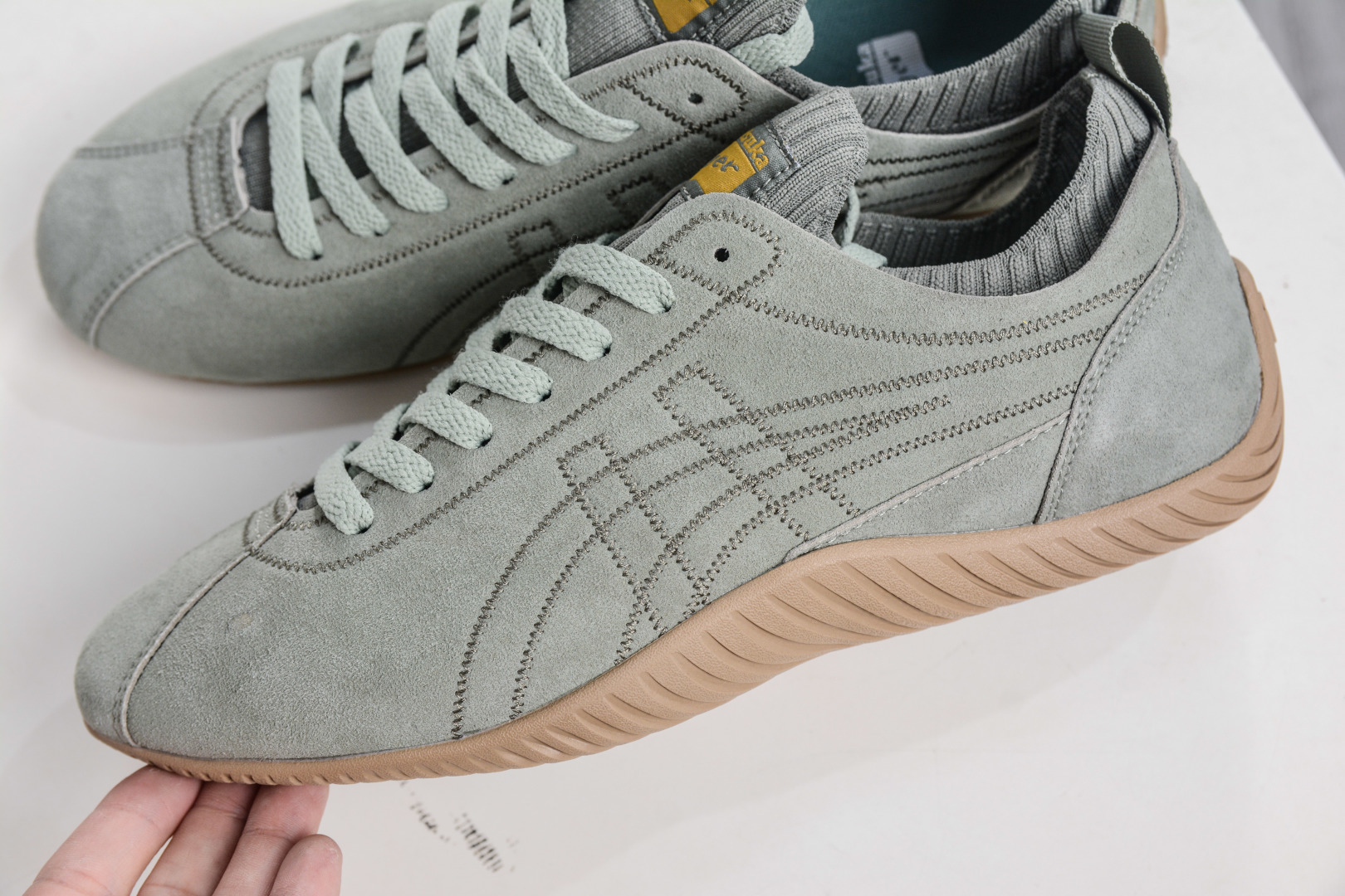 160 Onitsuka Tiger鬼冢虎 Sclaw 经典舒适 生活休闲鞋 1183C489-201-Chinese UA Cheap High Quatity Brand Clothes Bags handbags Sneakers wholesale wholesaler seller from China Factory suppliers Fashion Clothing Shoes best Quality Beautiful Price 160 Onitsuka Tiger鬼冢虎 Sclaw 经典舒适 生活休闲鞋 1183C489-201