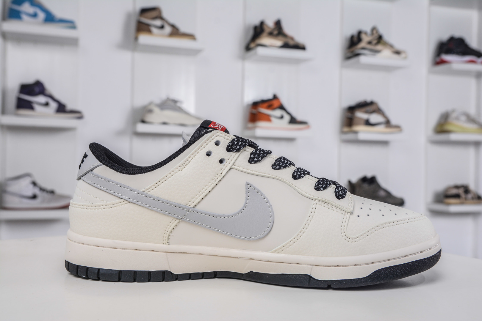 270 Nike SB Dunk Low x Superme SUP联名-米黑灰 JP1628-030
