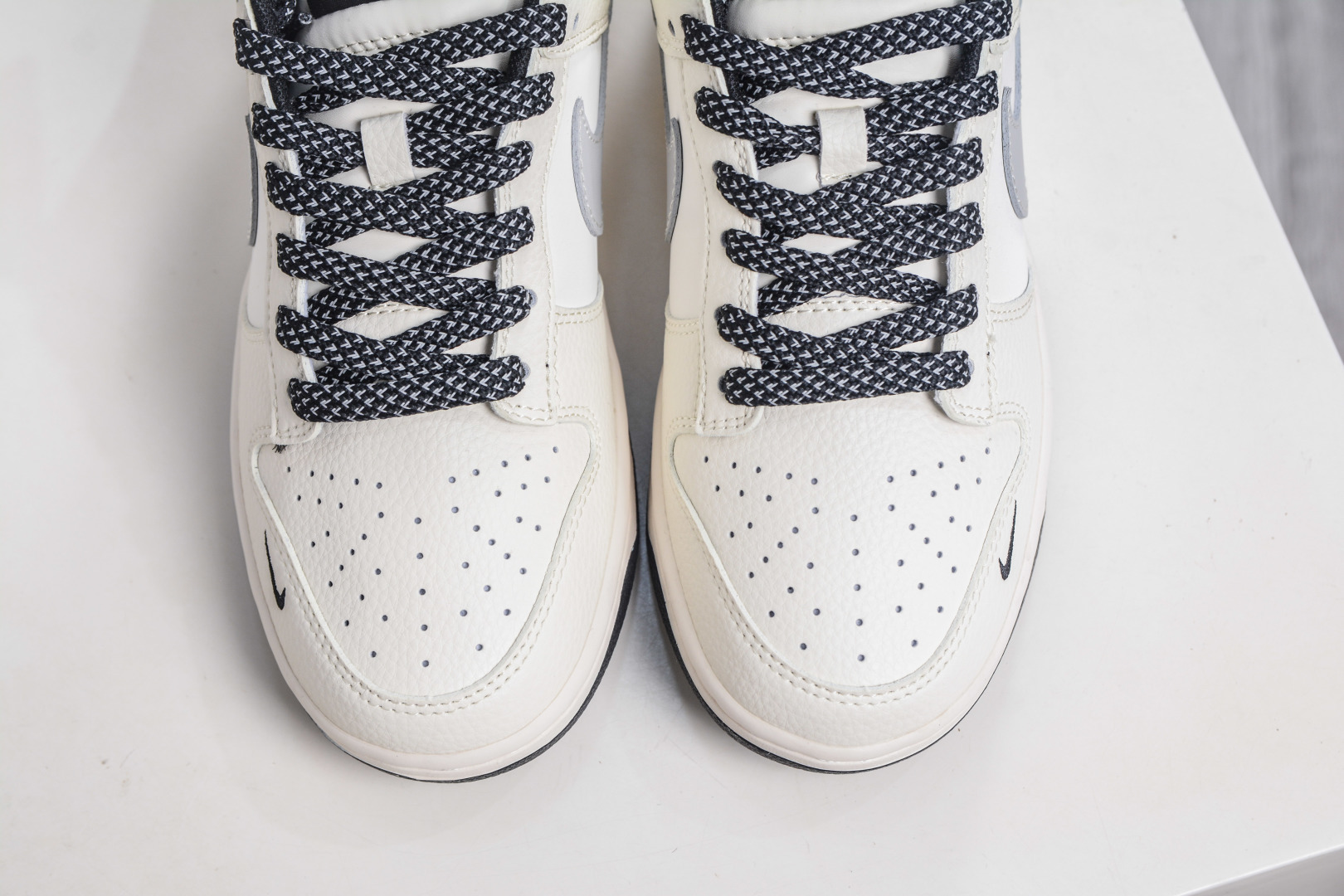 270 Nike SB Dunk Low x Superme SUP联名-米黑灰 JP1628-030