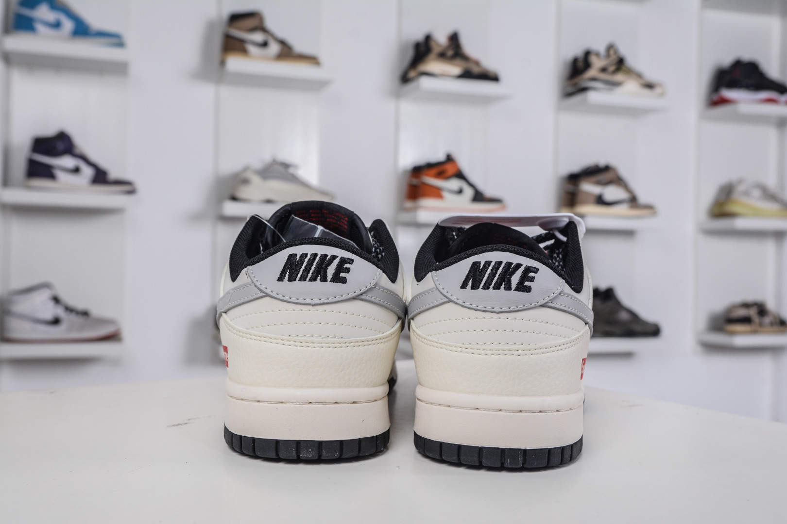 270 Nike SB Dunk Low x Superme SUP联名-米黑灰 JP1628-030