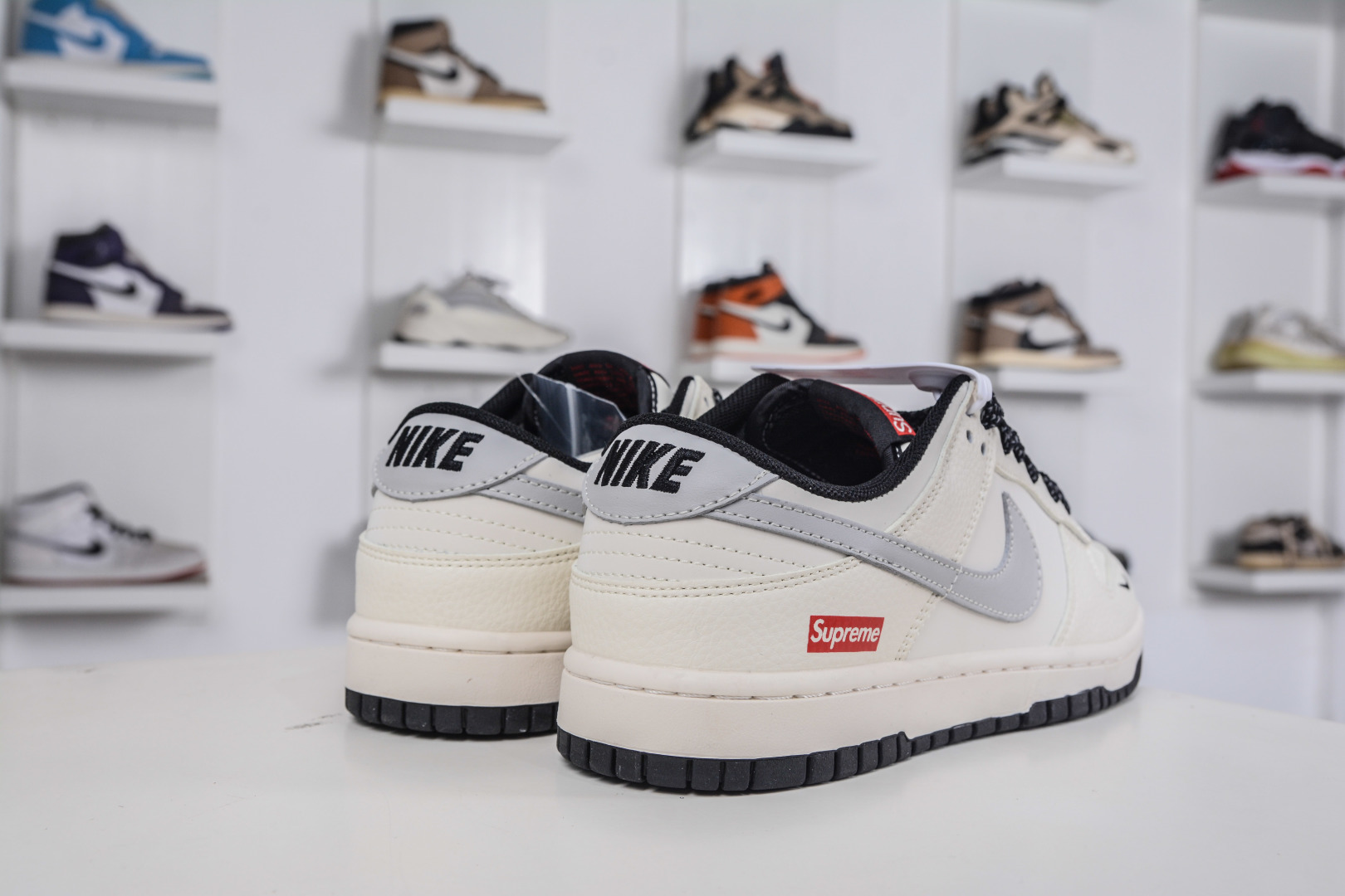 270 Nike SB Dunk Low x Superme SUP联名-米黑灰 JP1628-030