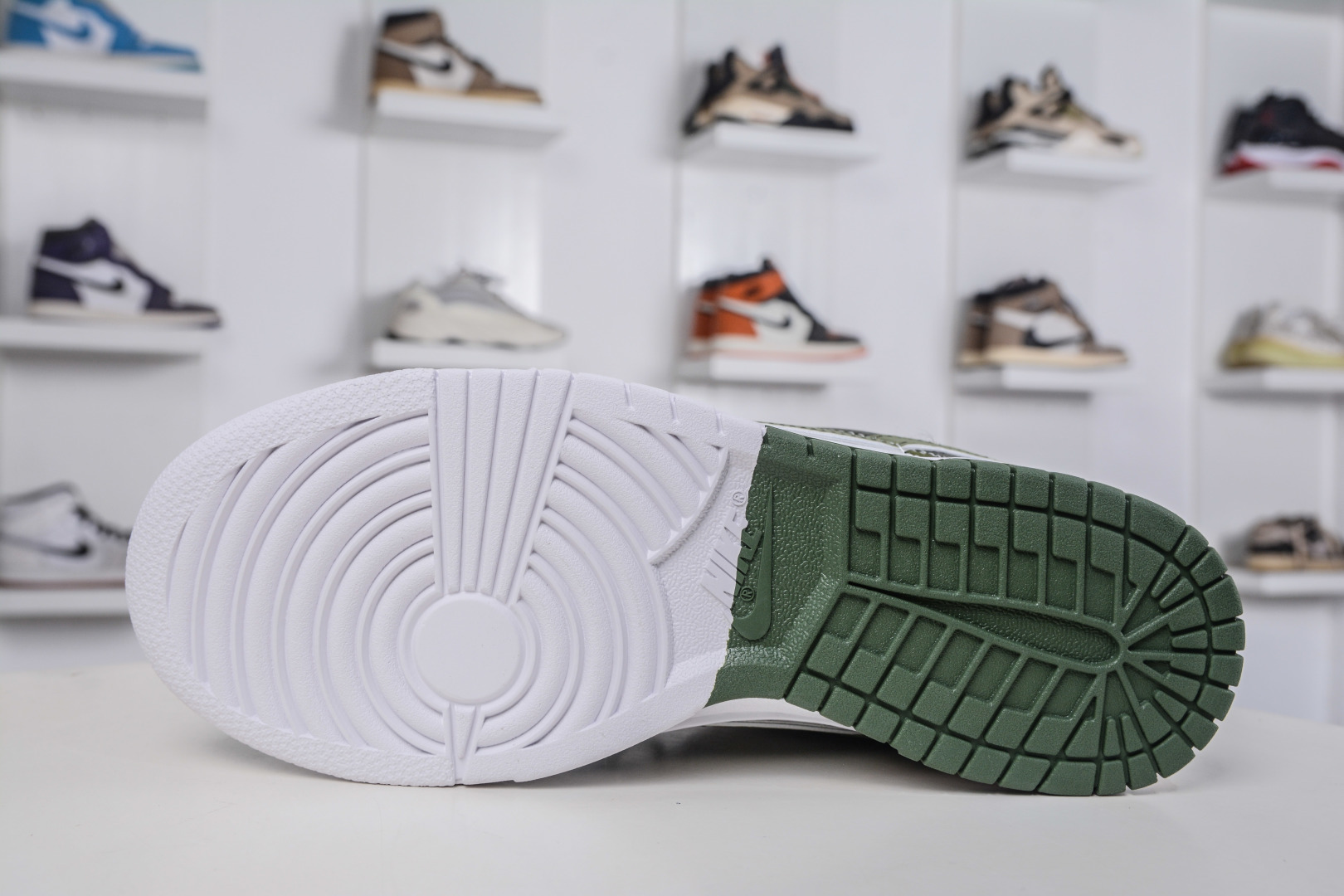 270 Nike SB Dunk Low X Stussy 斯图西联名-白绿迷彩 DG1988-010