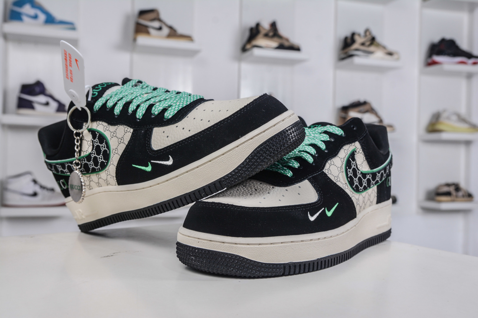 Gucci x NIke Air Force 1 古驰联名-米黑绿 KJ1688-024