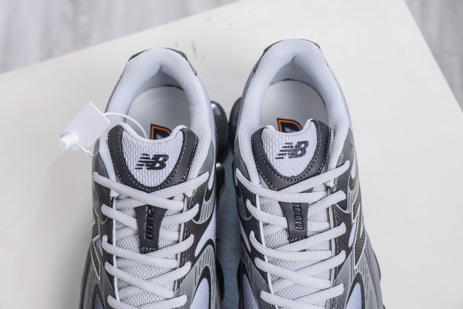 220 T版 New Balance NB2000 舒适百搭防滑耐磨低帮 休闲跑步鞋 U2000PCD-Chinese UA Cheap High Quatity Brand Clothes Bags handbags Sneakers wholesale wholesaler seller from China Factory suppliers Fashion Clothing Shoes best Quality Beautiful Price 220 T版 New Balance NB2000 舒适百搭防滑耐磨低帮 休闲跑步鞋 U2000PCD