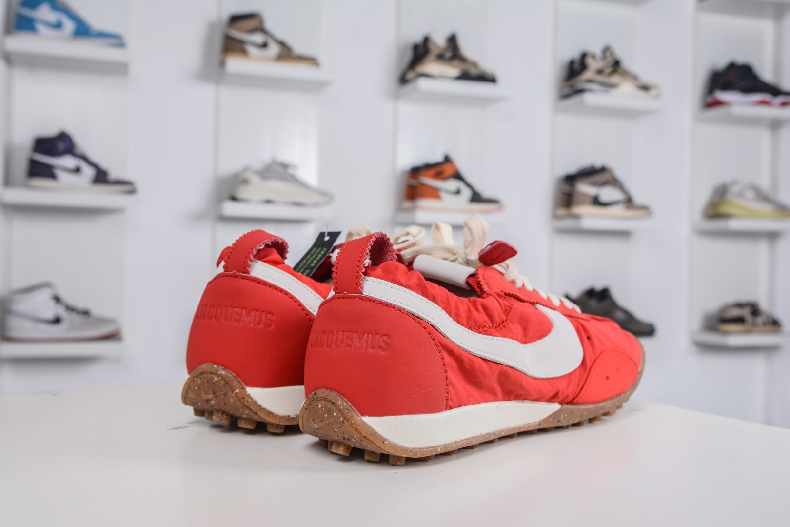 220 Jacquemus x Nike Jacumoon 耐克 柔软舒适防滑耐磨 低帮休闲板鞋 欧美走秀款英伦复古 HV8547-600