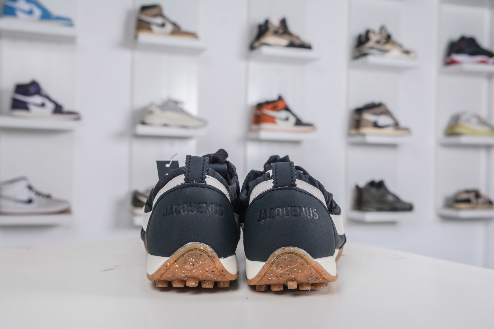 220 Jacquemus x Nike Jacumoon 耐克 柔软舒适防滑耐磨 低帮休闲板鞋 HV8547-001