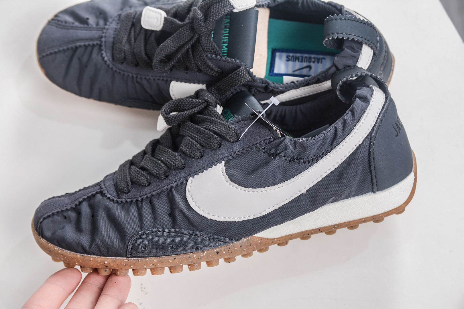 220 Jacquemus x Nike Jacumoon 耐克 柔软舒适防滑耐磨 低帮休闲板鞋 HV8547-001