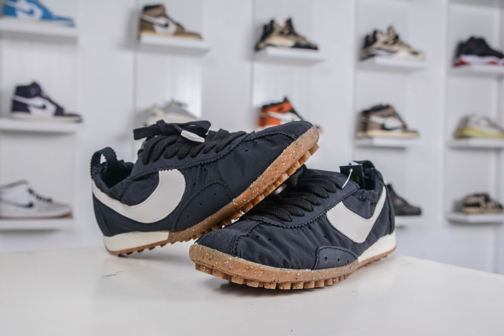 220 Jacquemus x Nike Jacumoon 耐克 柔软舒适防滑耐磨 低帮休闲板鞋 HV8547-001