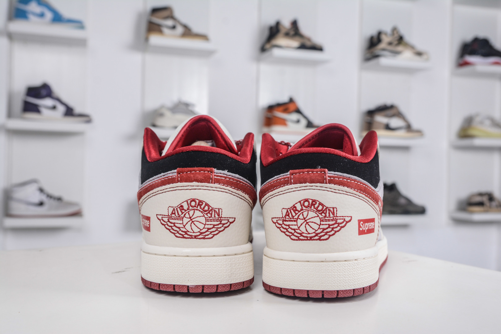 Air Jordan 1 Retro Low x Supreme SUP联名-灰红猪八 LD8888-007