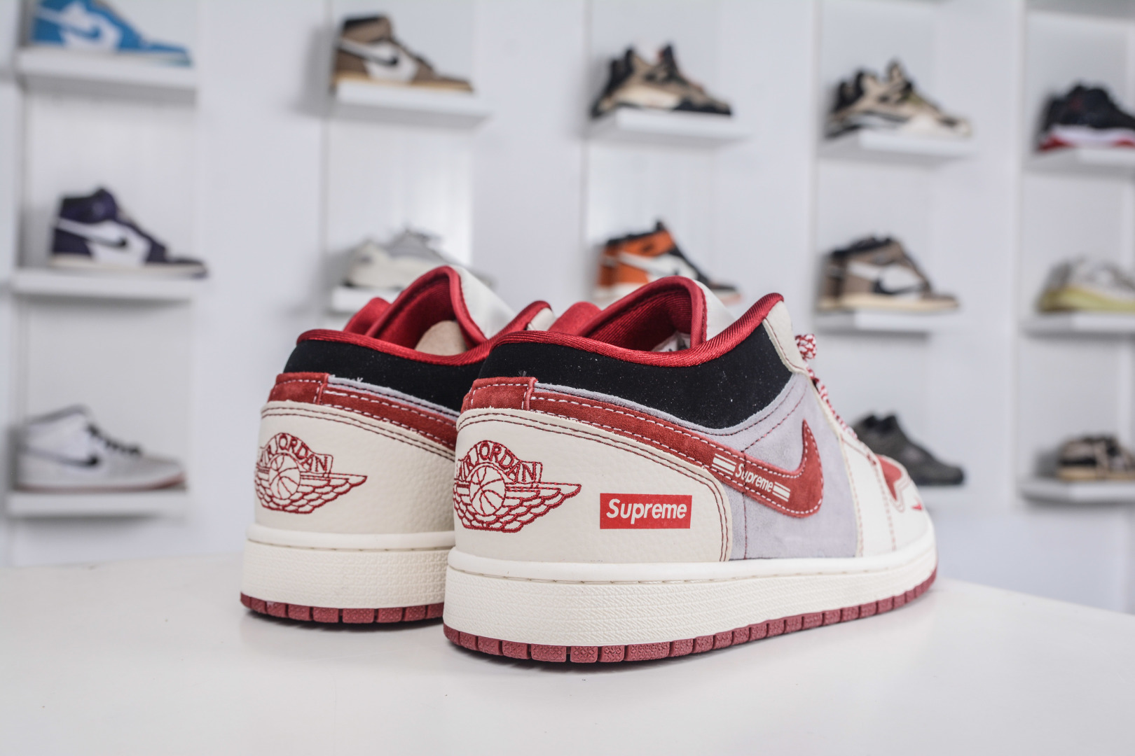 Air Jordan 1 Retro Low x Supreme SUP联名-灰红猪八 LD8888-007