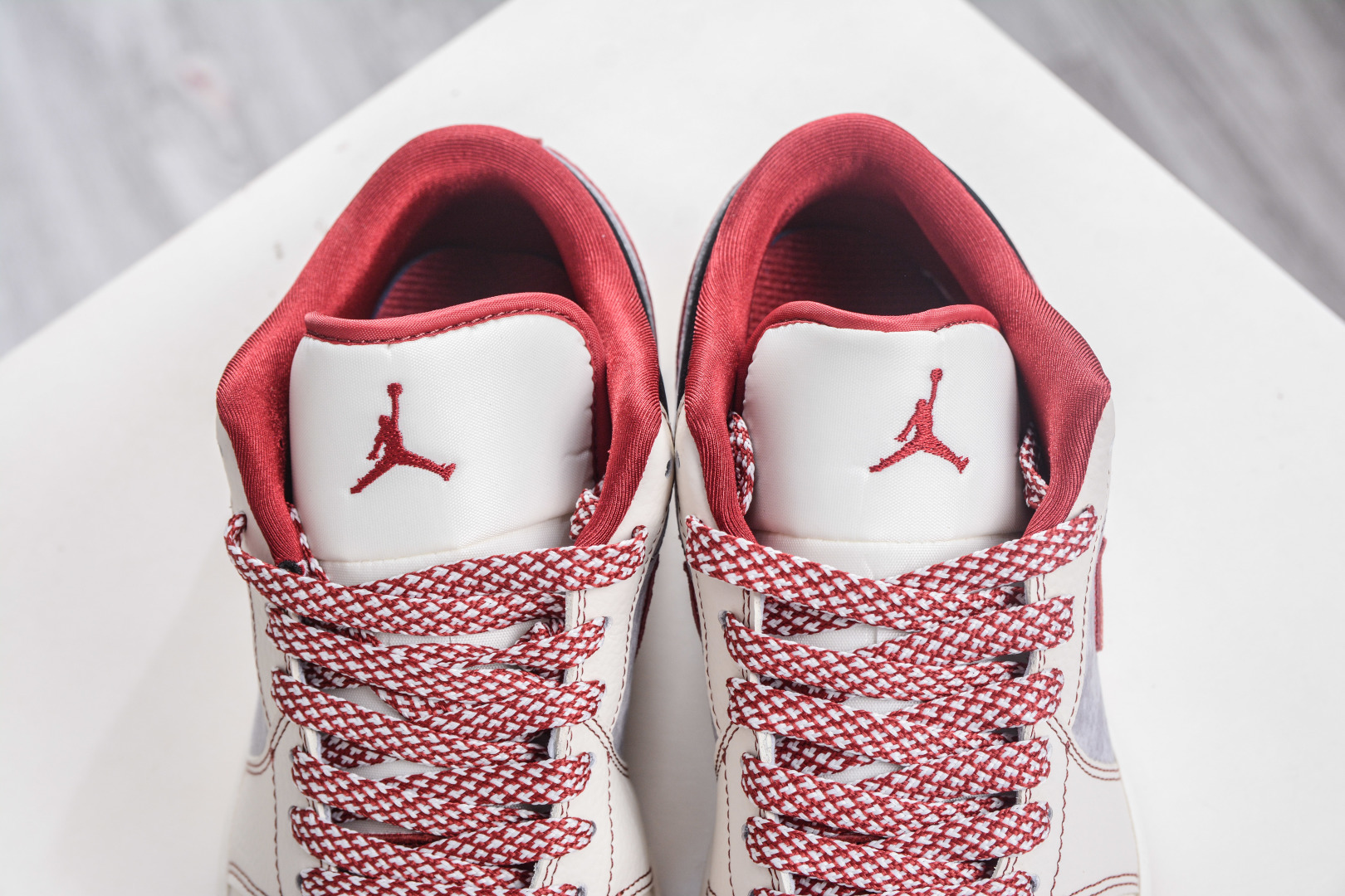 Air Jordan 1 Retro Low x Supreme SUP联名-灰红猪八 LD8888-007