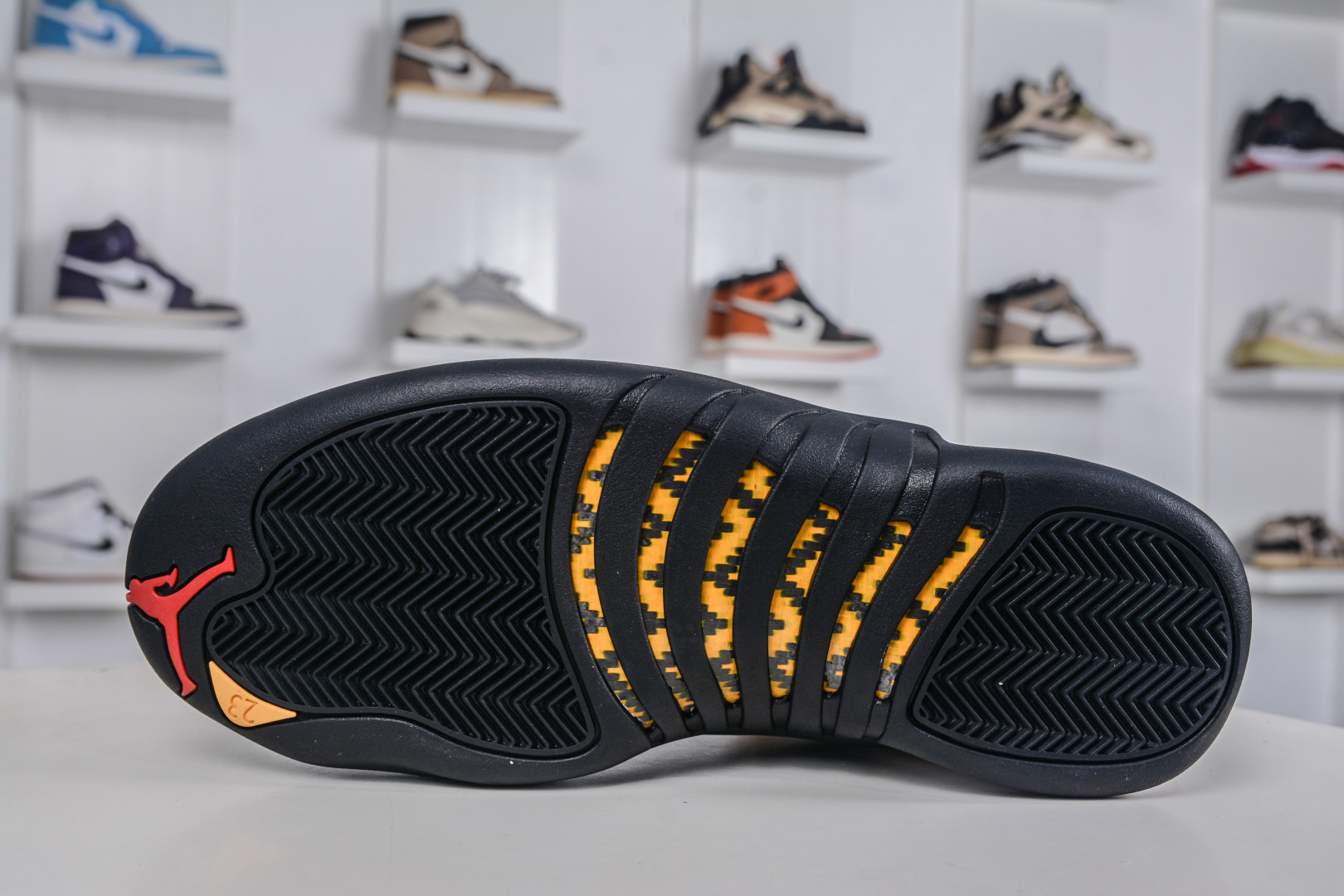 Air Jordan AJ12 Retro 白黑金扣 CT8013-117