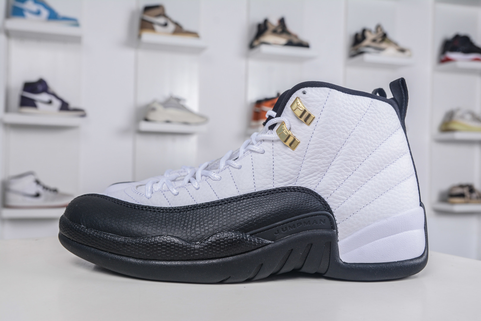 Air Jordan AJ12 Retro 白黑金扣 CT8013-117