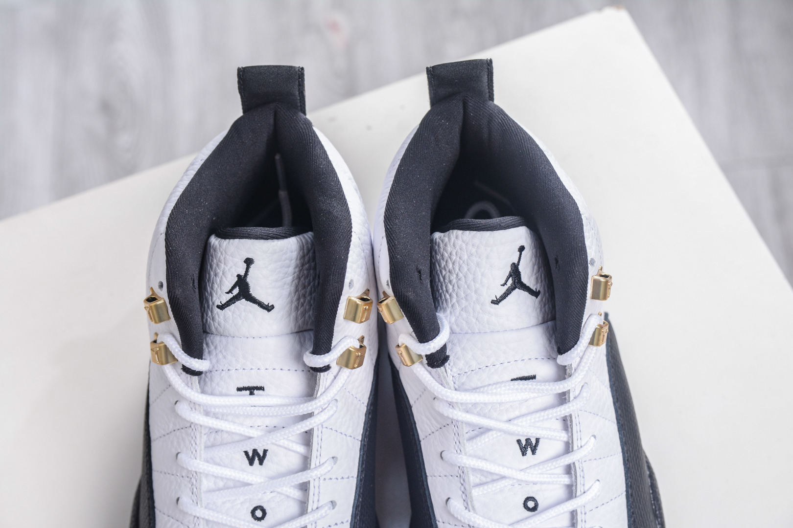 Air Jordan AJ12 Retro 白黑金扣 CT8013-117