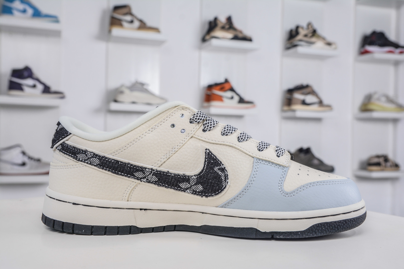 270 Nike SB Dunk Low x Louis Vuitton LV联名-米白蓝牛仔黑钩 DN3168-002