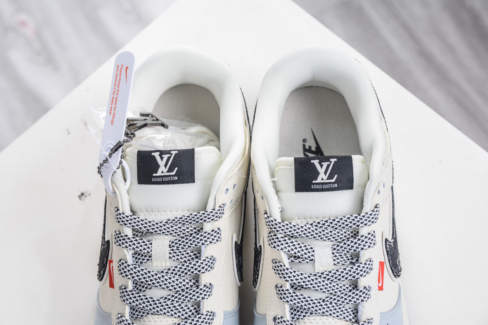 270 Nike SB Dunk Low x Louis Vuitton LV联名-米白蓝牛仔黑钩 DN3168-002