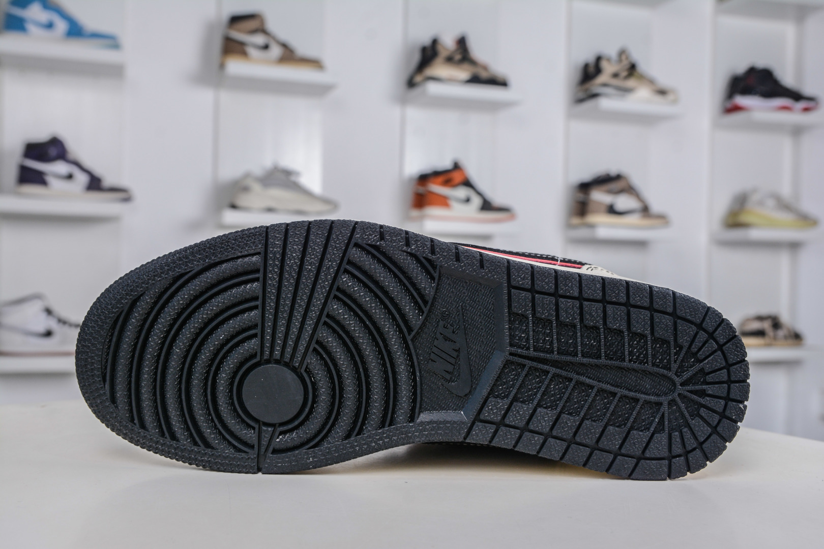 270 Air Jordan 1 Retro Low x Stussy 斯图西联名-米白黑红 QG1988-013