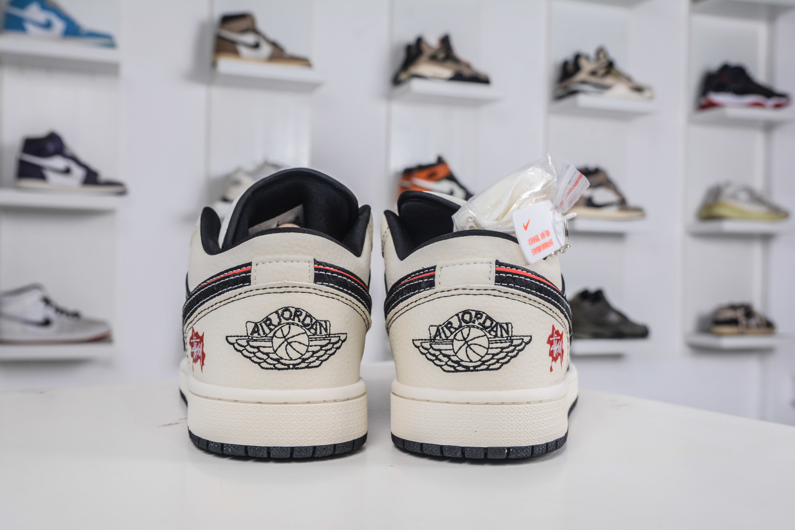 270 Air Jordan 1 Retro Low x Stussy 斯图西联名-米白黑红 QG1988-013