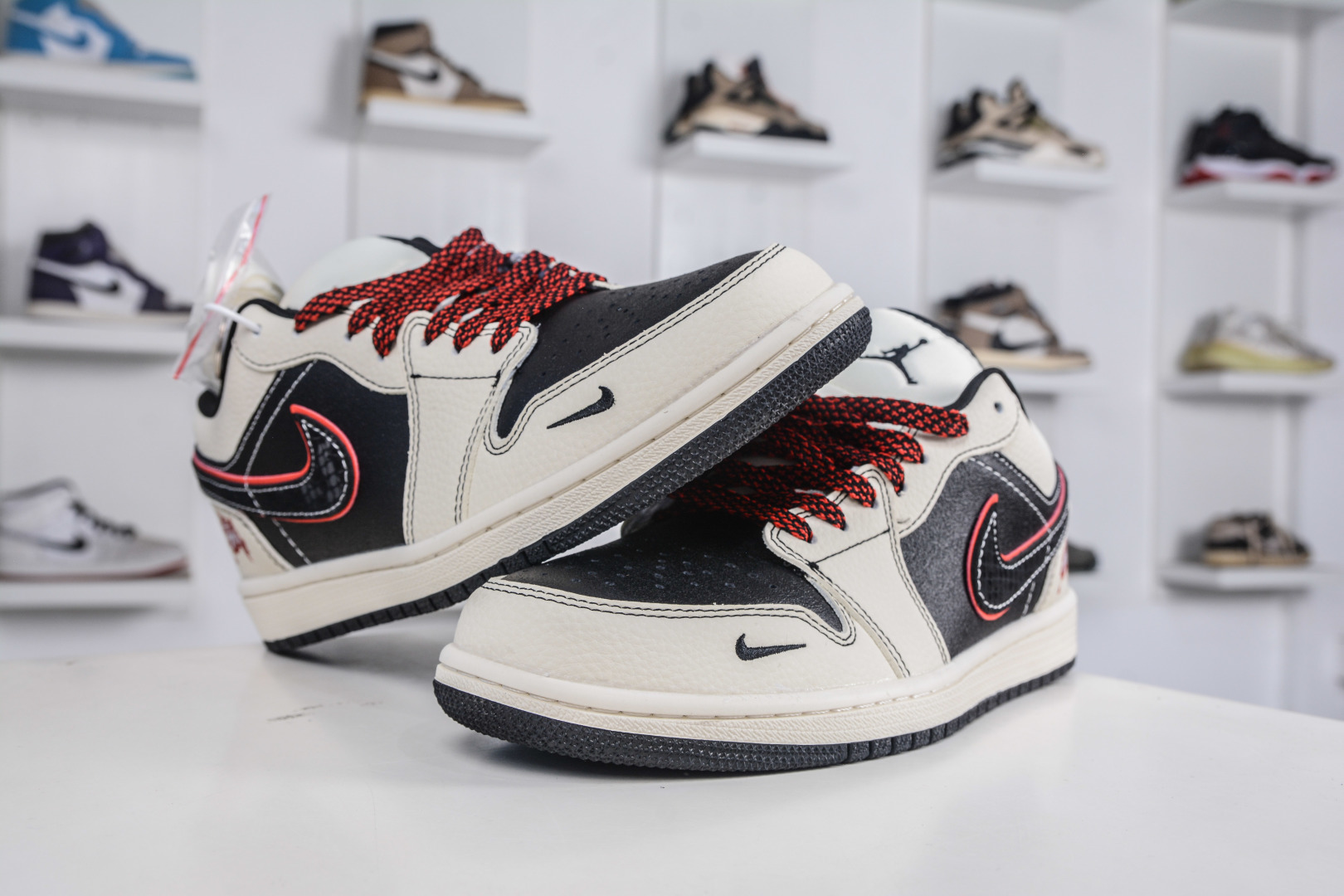 270 Air Jordan 1 Retro Low x Stussy 斯图西联名-米白黑红 QG1988-013