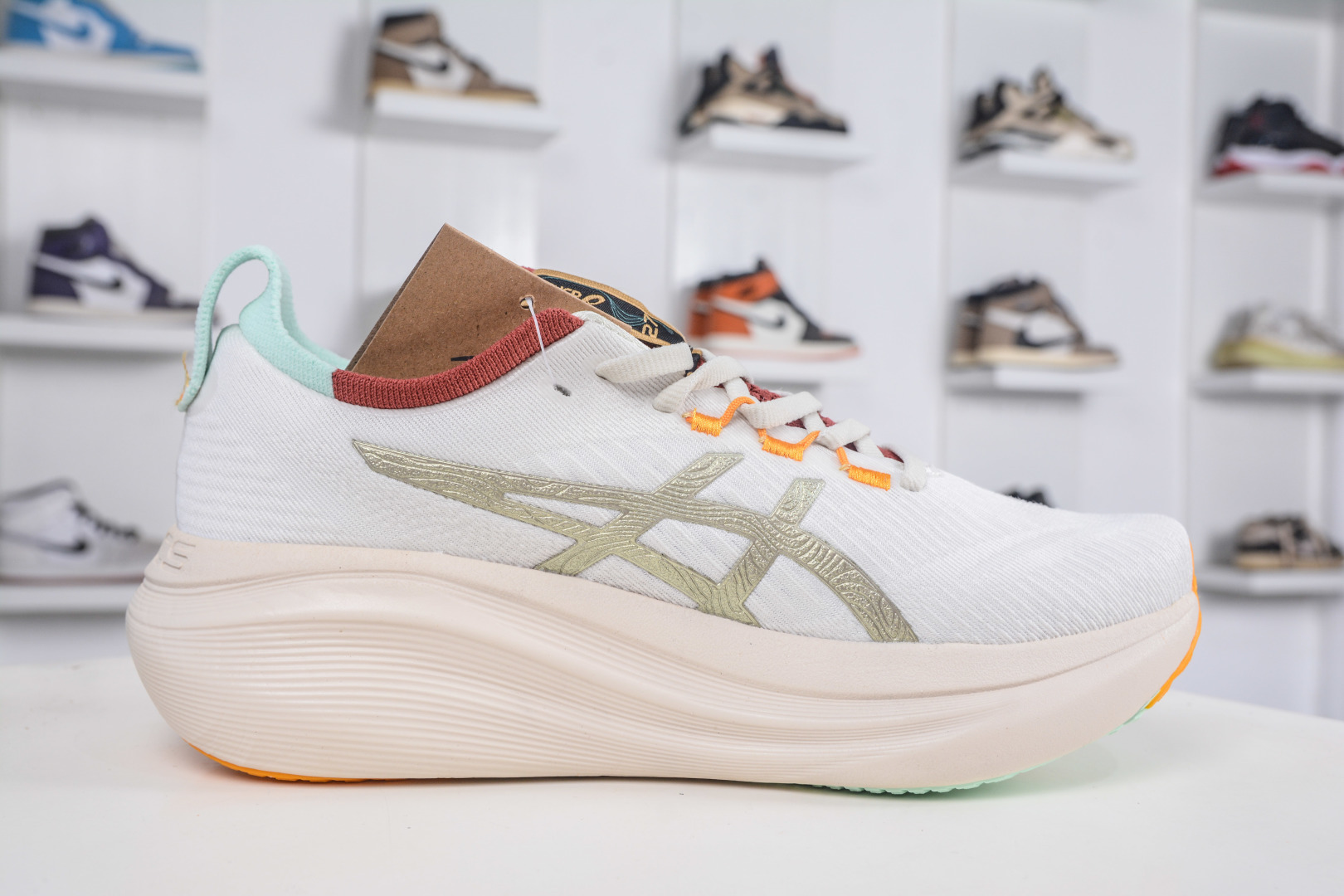 190 Asics Gel-Nimbus 27 亚瑟士专业跑鞋 1011C094-100