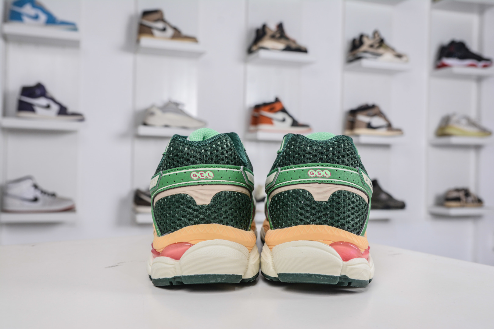 200 ASICS亚瑟士推出全新GEL-NYC 1203A763-100